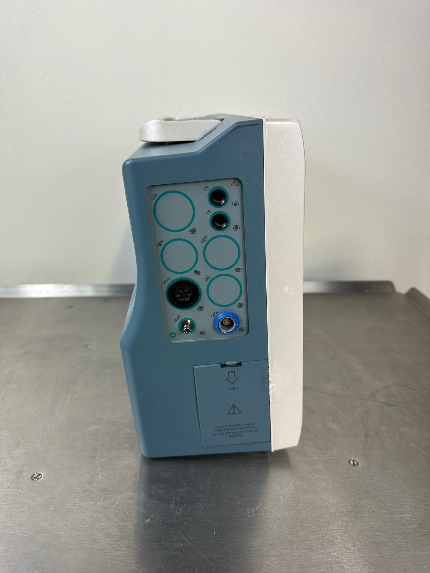 Mindray PM-9000 Express Patient Monitor with accessories