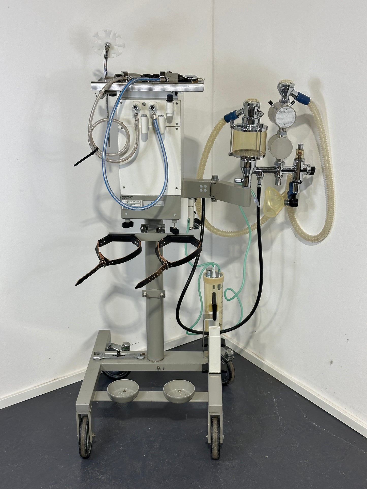 Dräger Sulla 808 grau Narkosegerät auf Fahrwagen