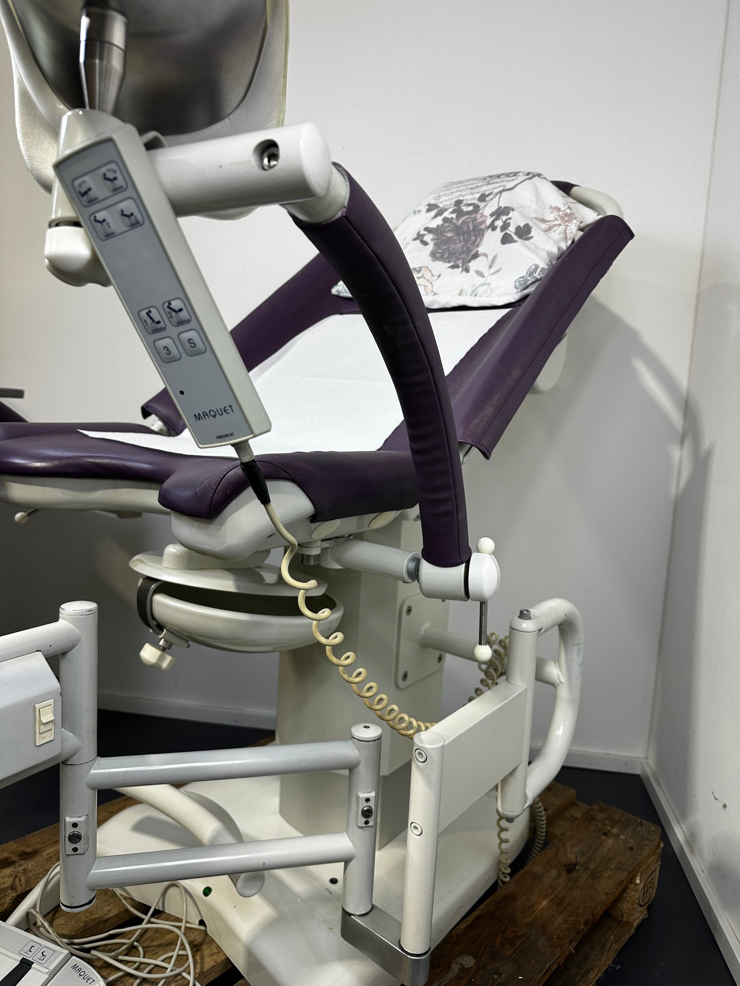 Maquet Radius 1557.01BA Gynäkologischer Untersuchungsstuhl