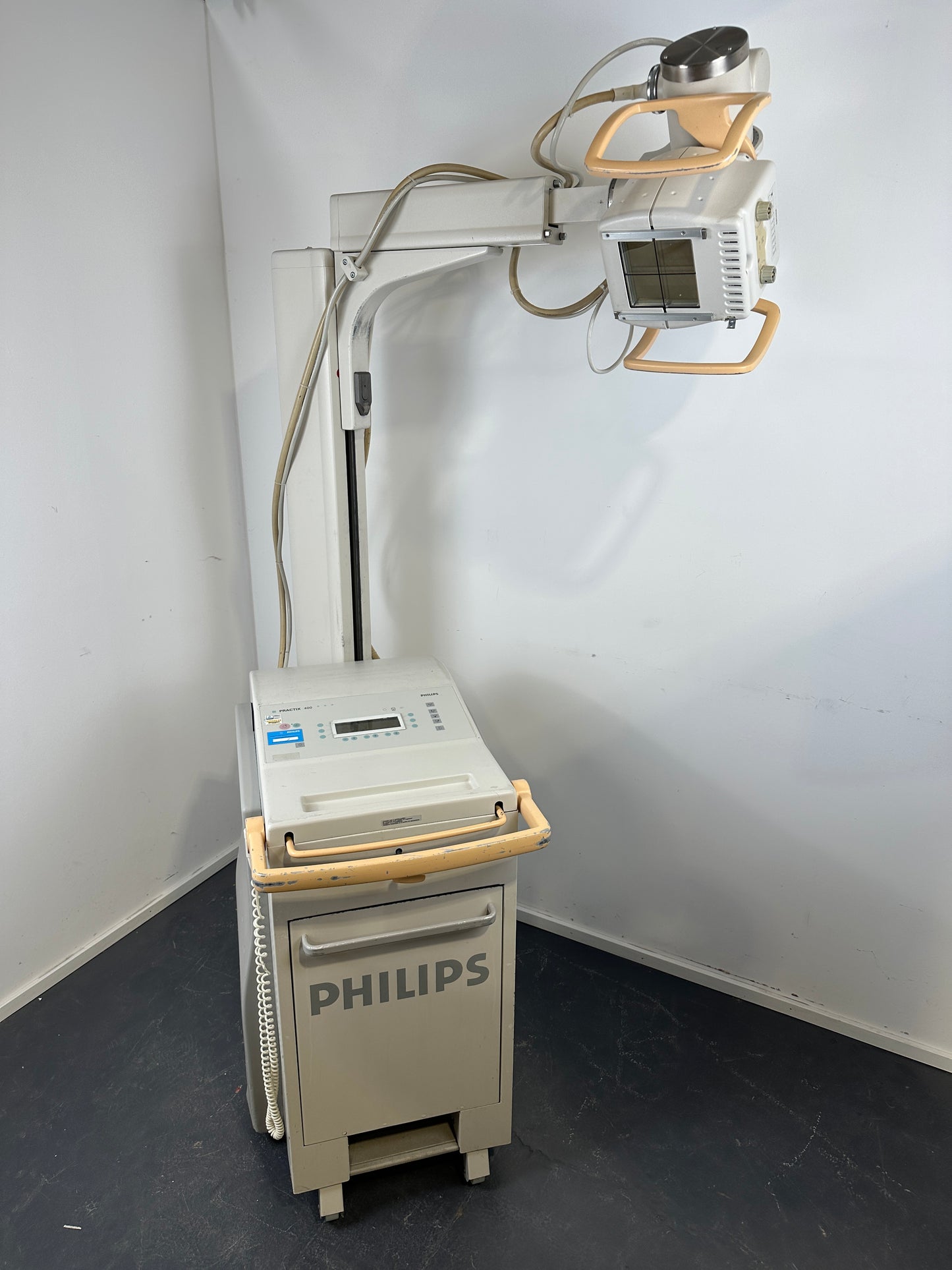 Philips Practix 400 RAD68 mobiles Röntgengerät mit Varian RAD-68 Röntgenröhre