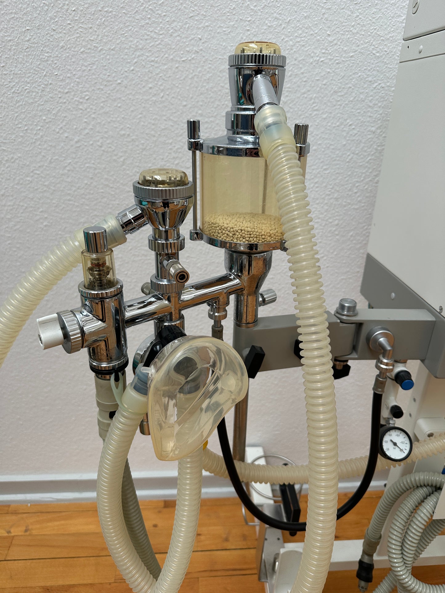 Dräger Sulla 808 Anesthesia Ventilator