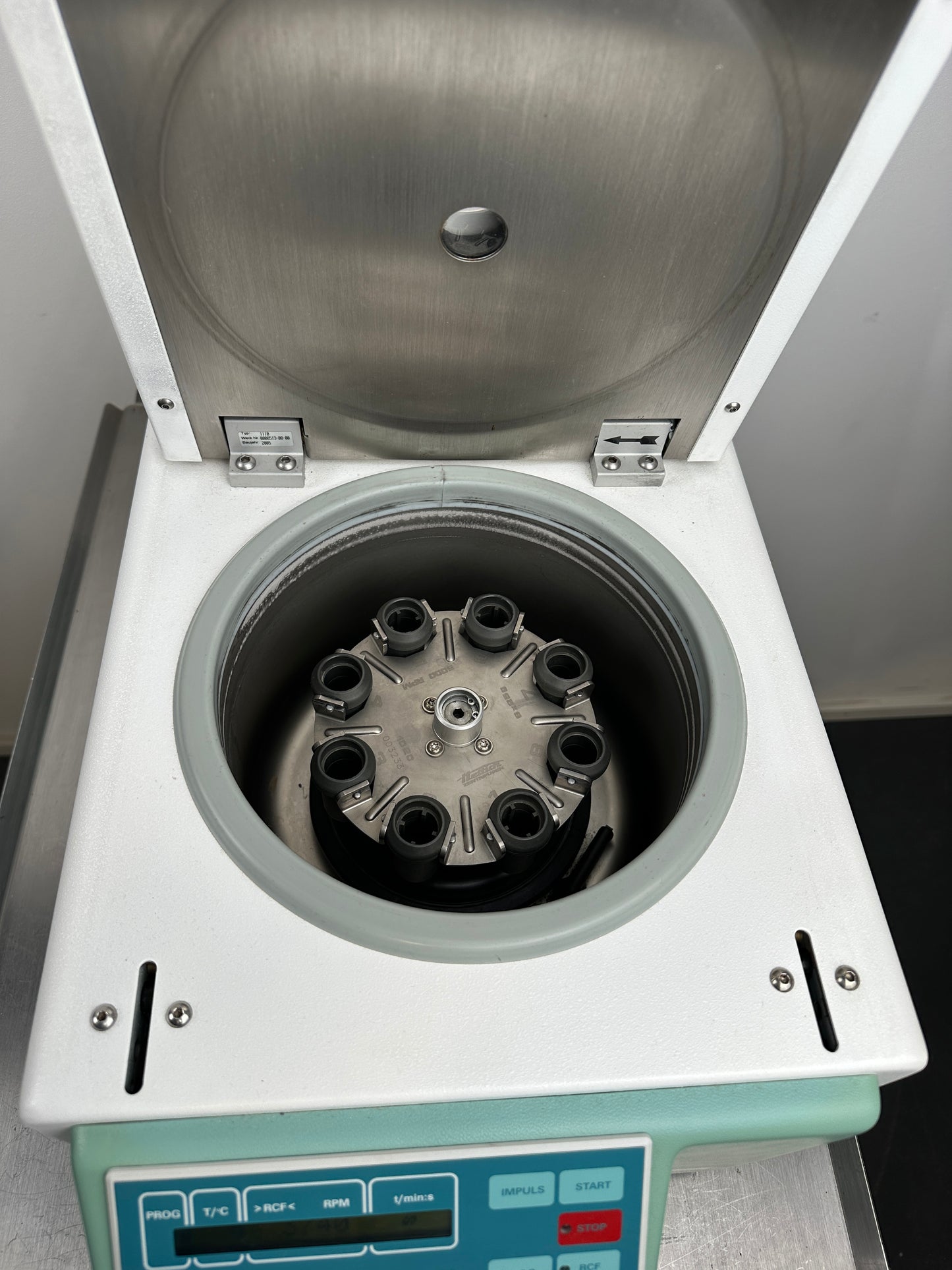 Hettich Mikro 22R Kühlzentrifuge 18.000 RPM