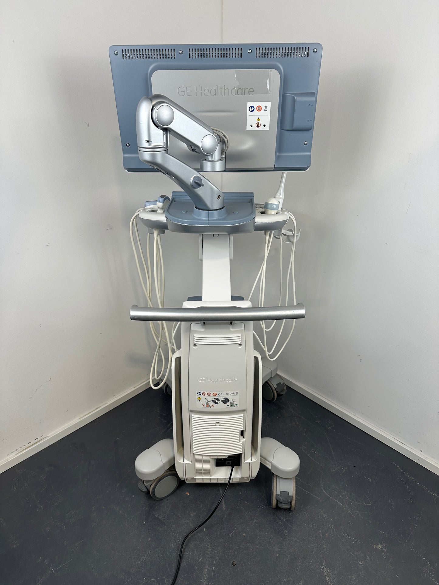 GE Voluson S10 BT16 Ultraschallgerät – Bj. 2016 – 4 Sonden ML6-15 / C1-5 / RAB6 / IC9 – 3D/4D