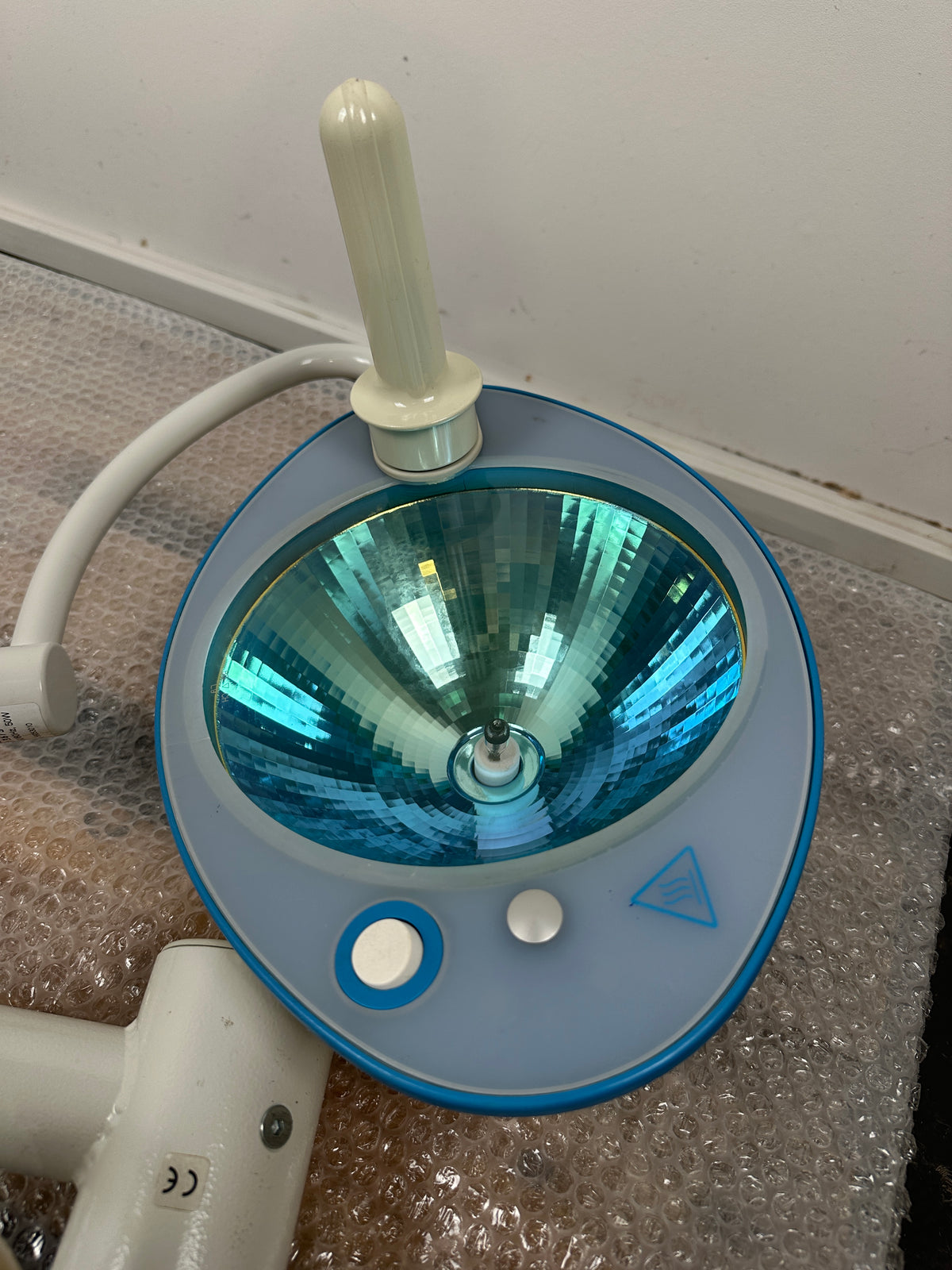 Hanaulux Heraeus Blue 30 Examination Light / Treatment Light – Wall-mounted