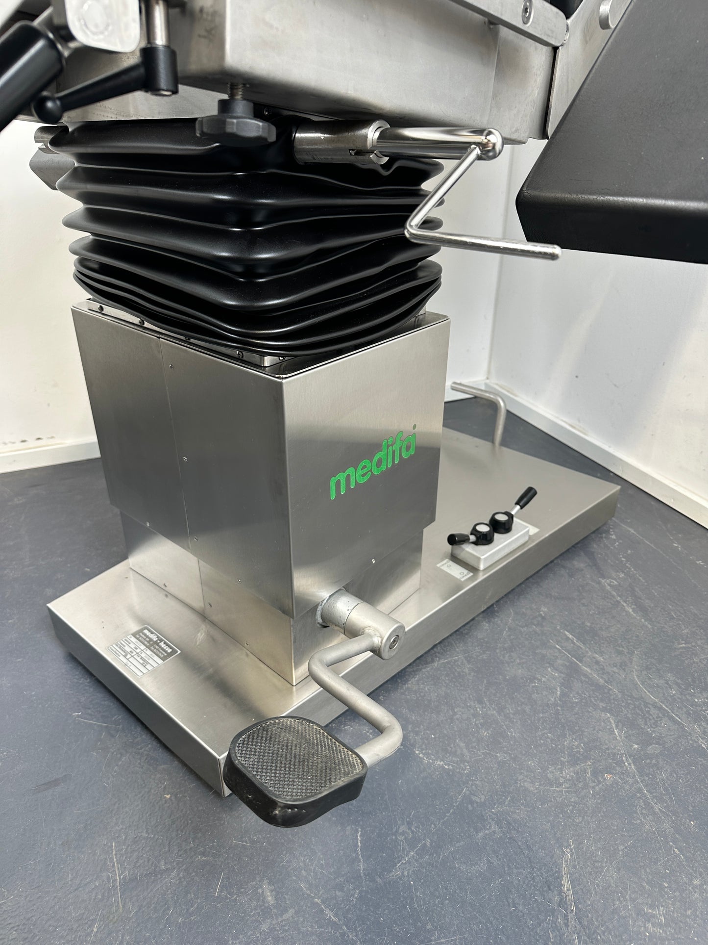 Medifa 5000 Antigua OP-Tisch Hydraulisch Typ: 500120
