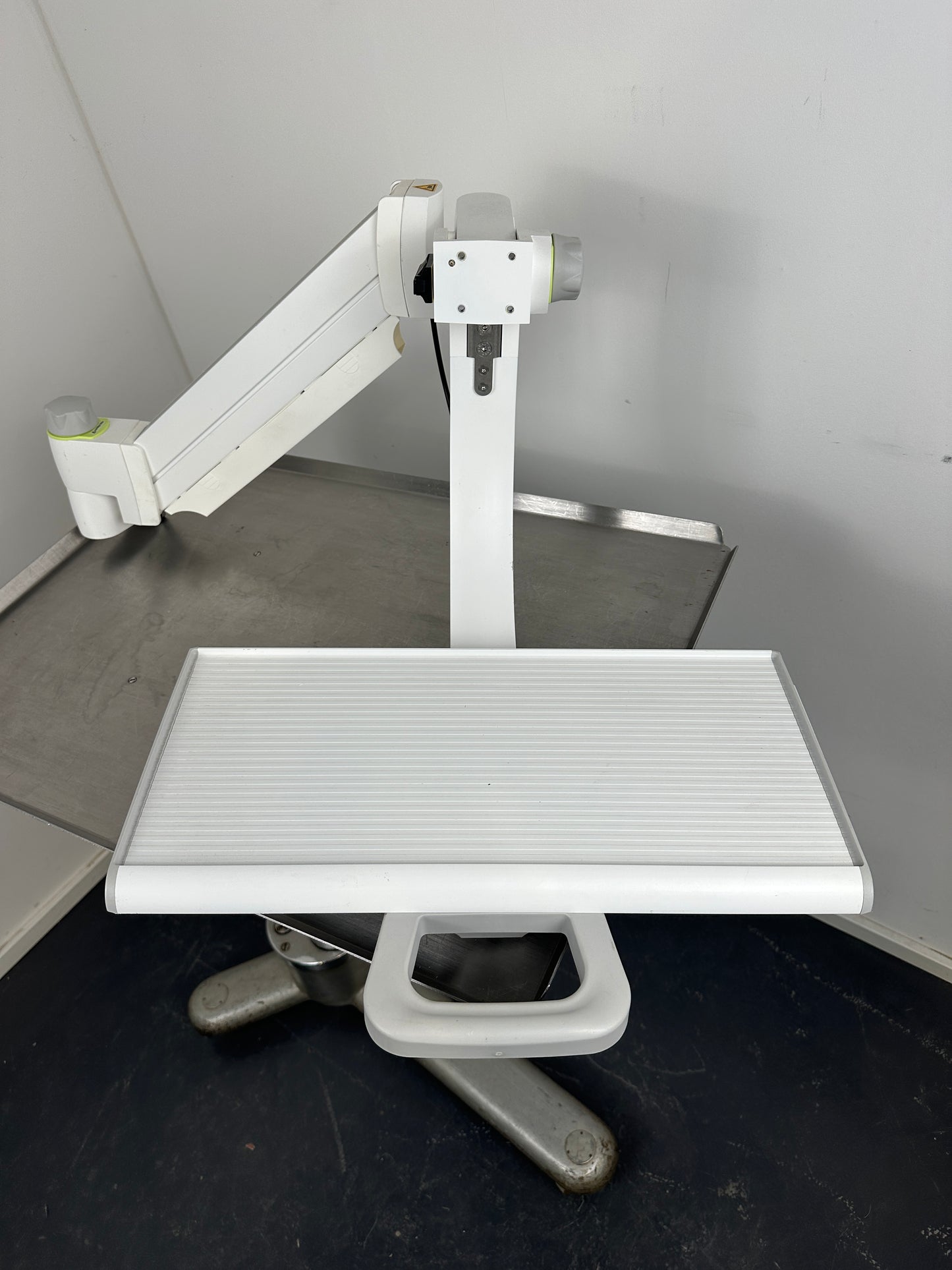 Dräger GCX G25784-01 Tastaturablage mit Auszug und Monitorhalter 35cm Ausleger