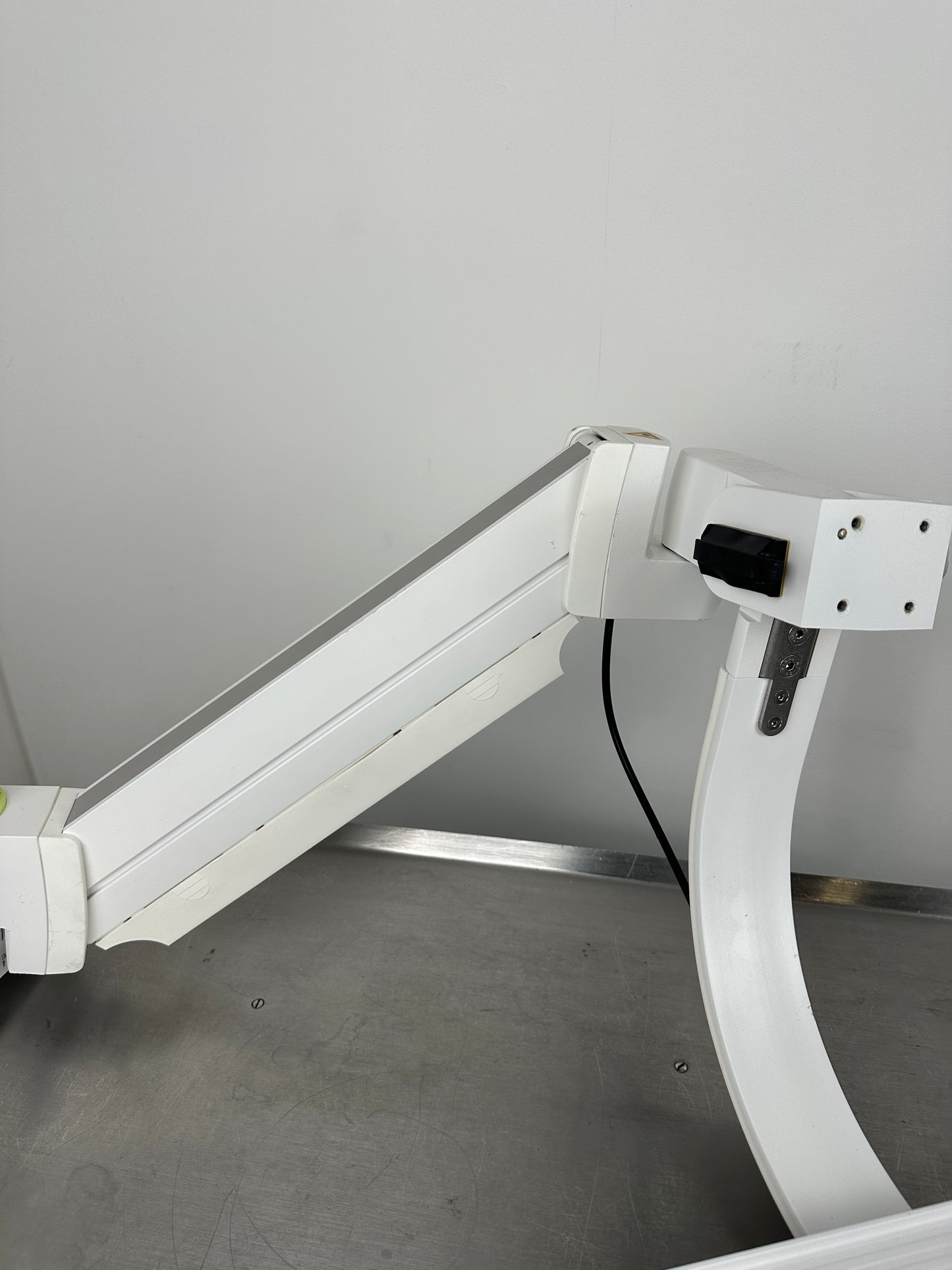 Dräger GCX G25784-01 Tastaturablage mit Auszug und Monitorhalter 35cm Ausleger