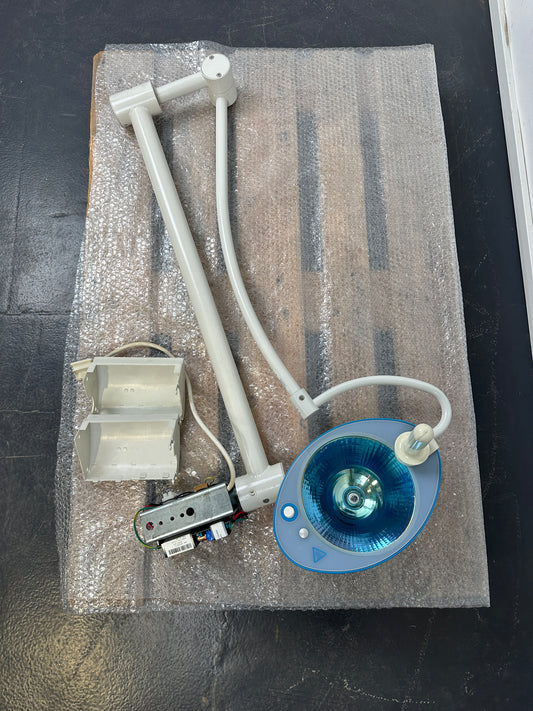 Hanaulux Heraeus Blue 30 Examination Light / Treatment Light – Wall-mounted