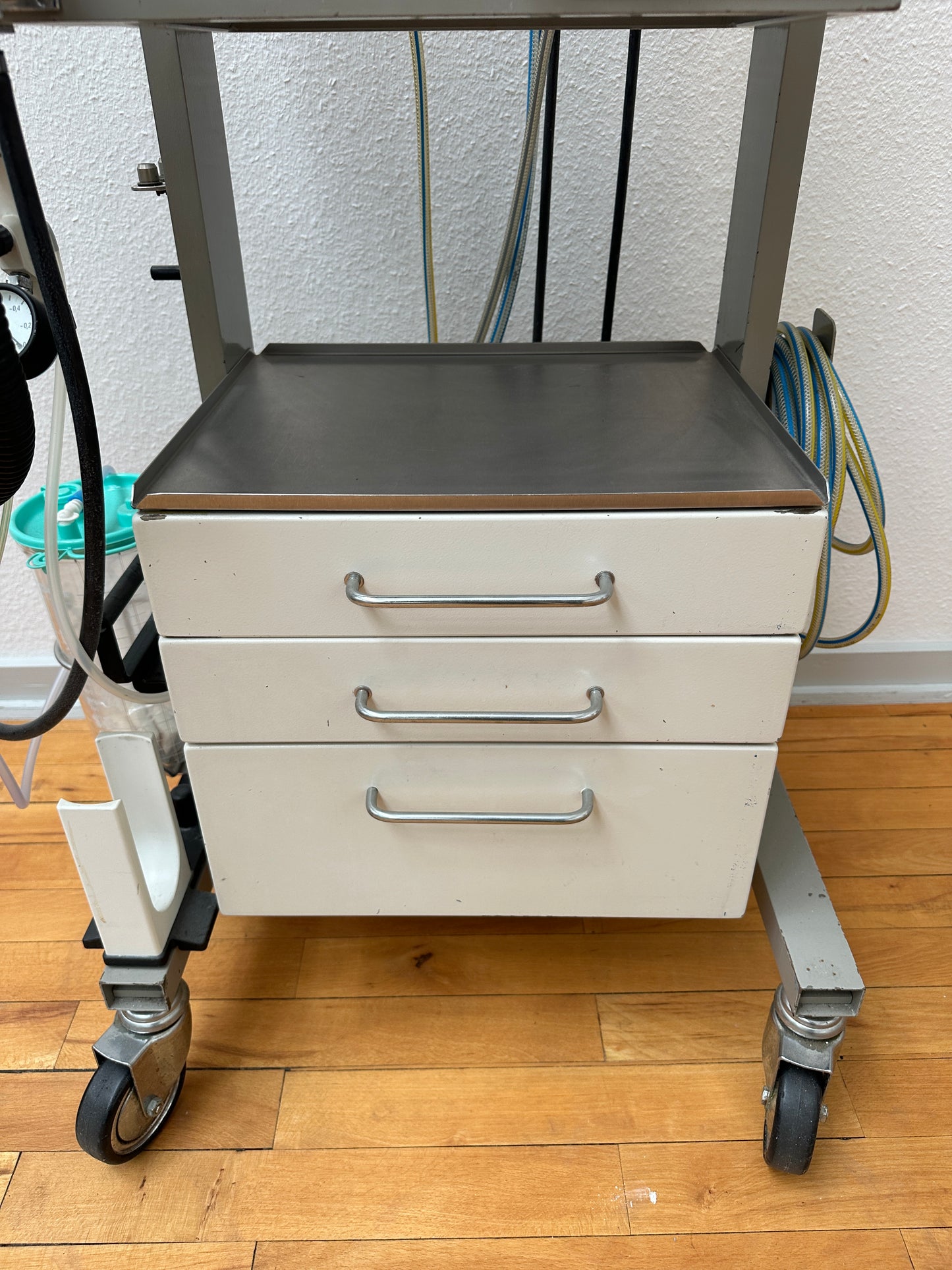 Dräger Sulla 800 V anesthesia ventilator
