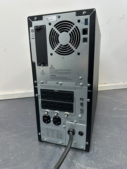 APC Smart-UPS SMT2200 USV US-/120-V-Version Stecker: NEMA L5-30P (30 A / 125 V Twist-Lock)