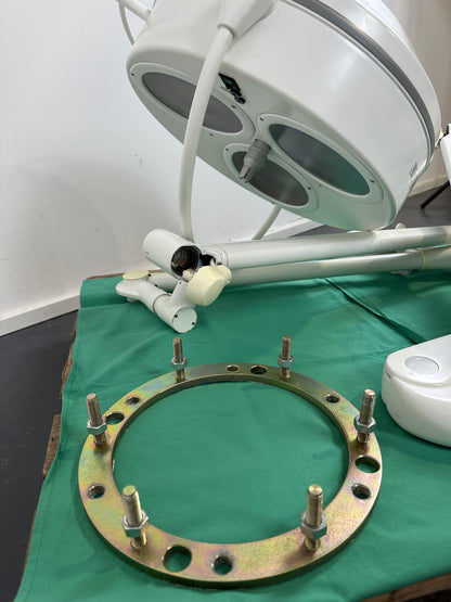 Dr. Mach TrigenFlex OP-Lampe Deckenmontage