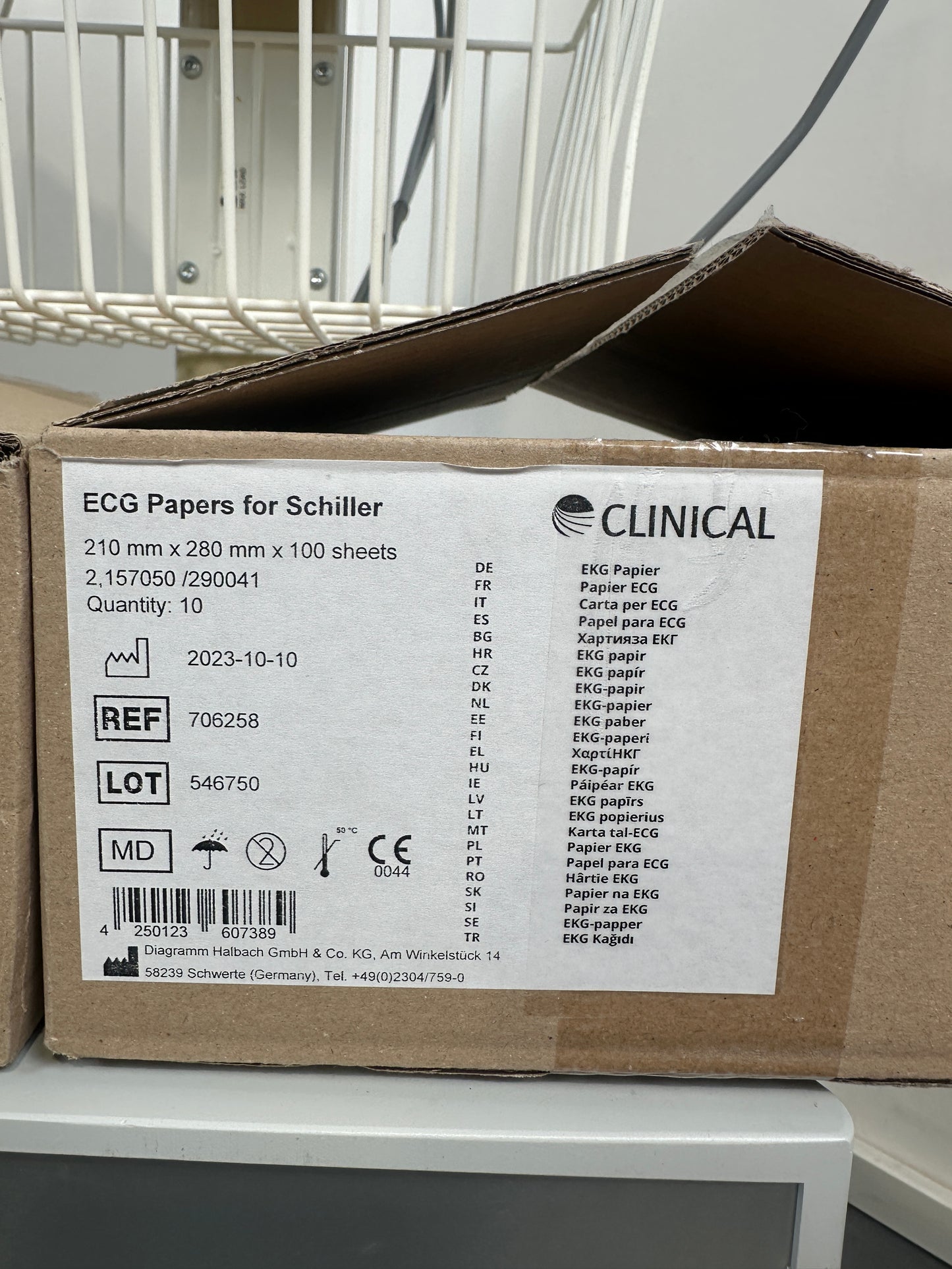 Schiller Cardiovit AT-102 Plus EKG Schreiber & Sauganlage Strässle DT100 inkl. Fahrwagen