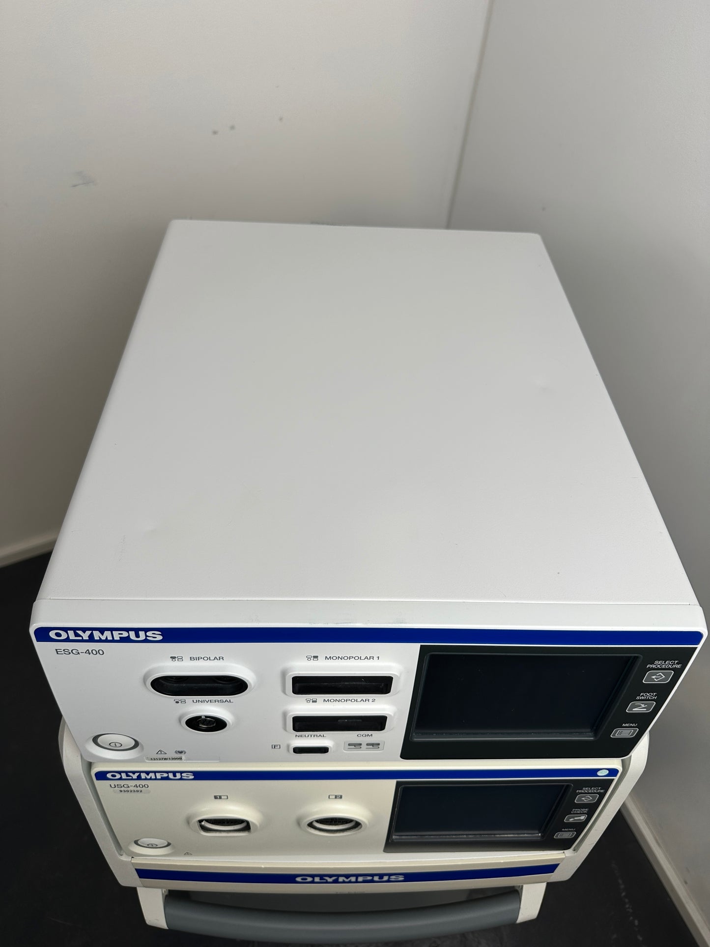 Olympus HF-Generator ESG-400 & Ultraschallgenerator USG-400 & Fahrwagen TC-E400
