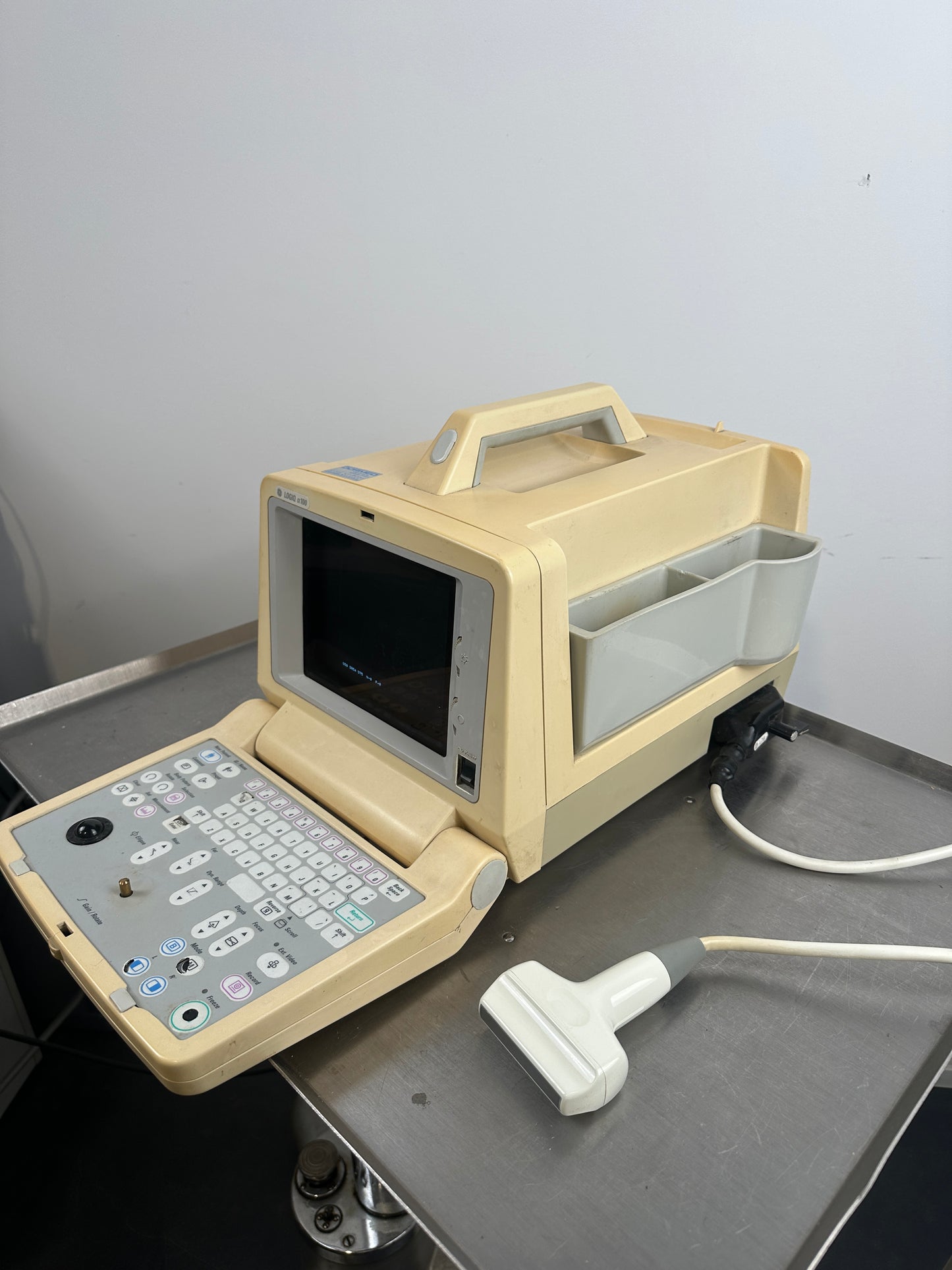 GE Logiq Alpha 100 Ultraschallgerät mobil Linearsonde L76