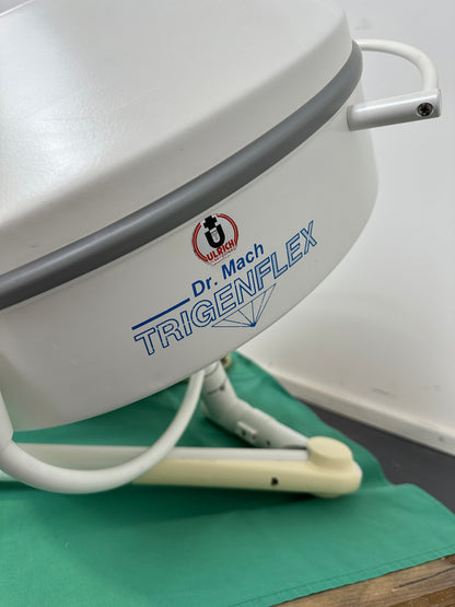 Dr. Mach TrigenFlex OP-Lampe Deckenmontage