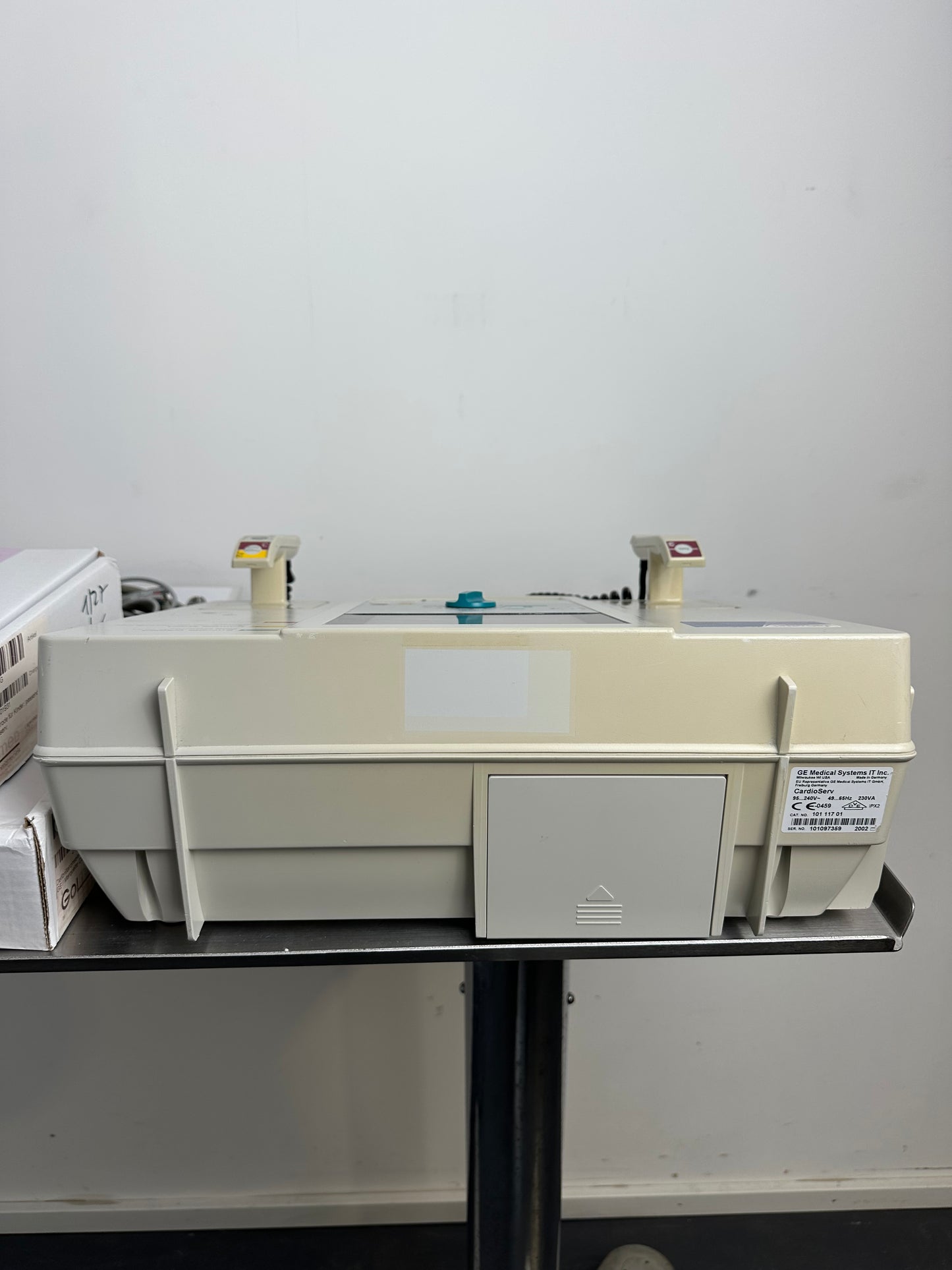 GE Defibrillator CardioServ 2002