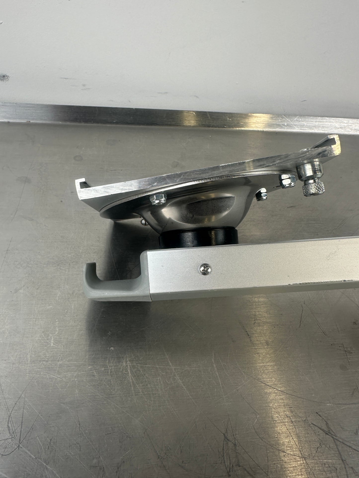 VersaMount medizinischer Gerätehalter / Monitorhalter f. Dräger max. 12 kg