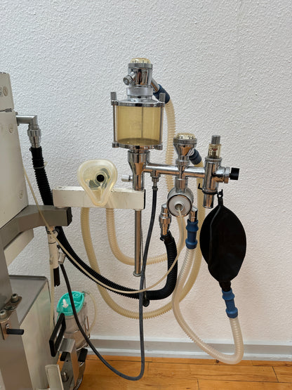 Dräger Sulla 800 V anesthesia ventilator