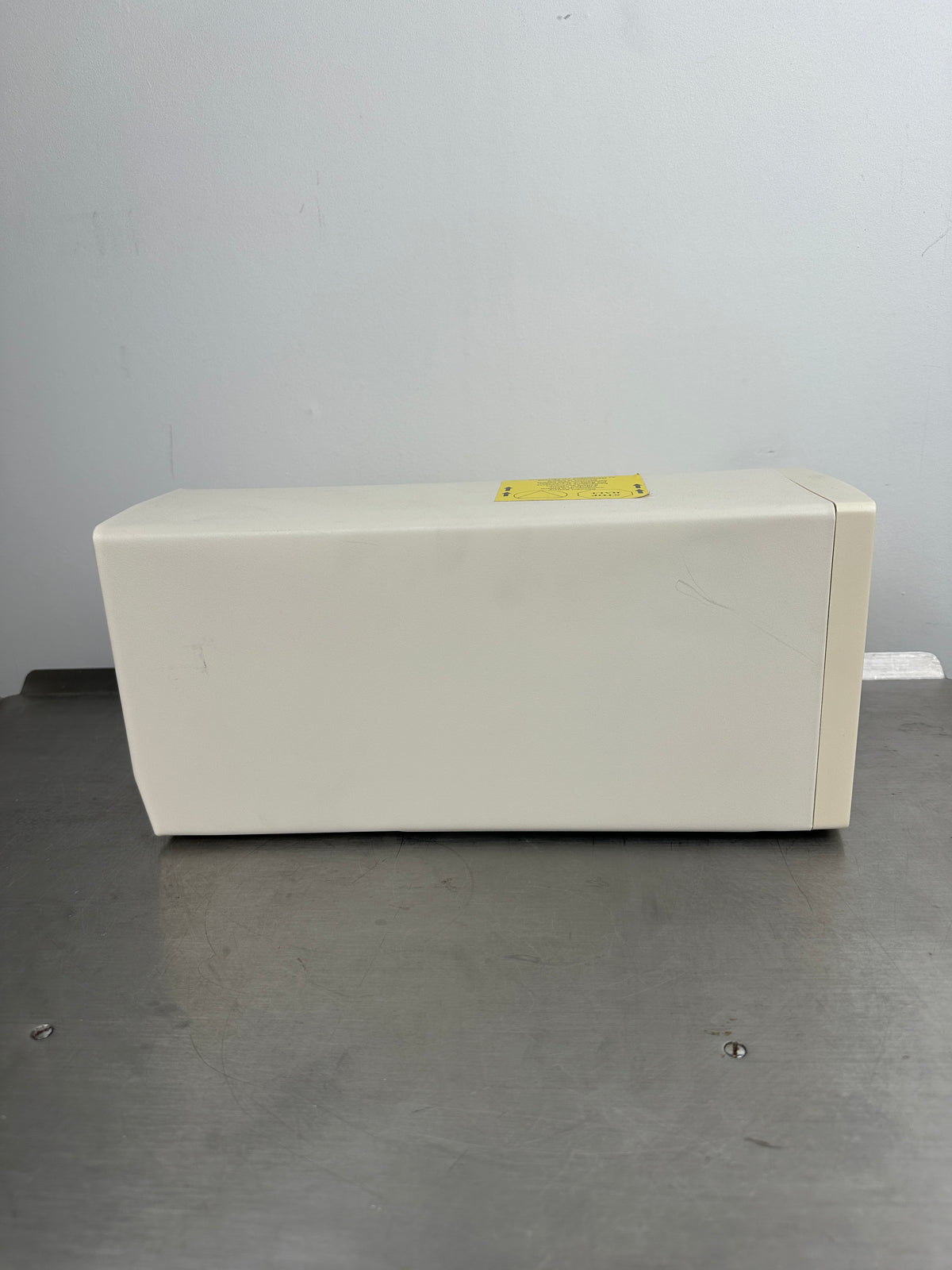 APC Back-UPS 650 BK650MI – 650 VA / 400 W UPS
