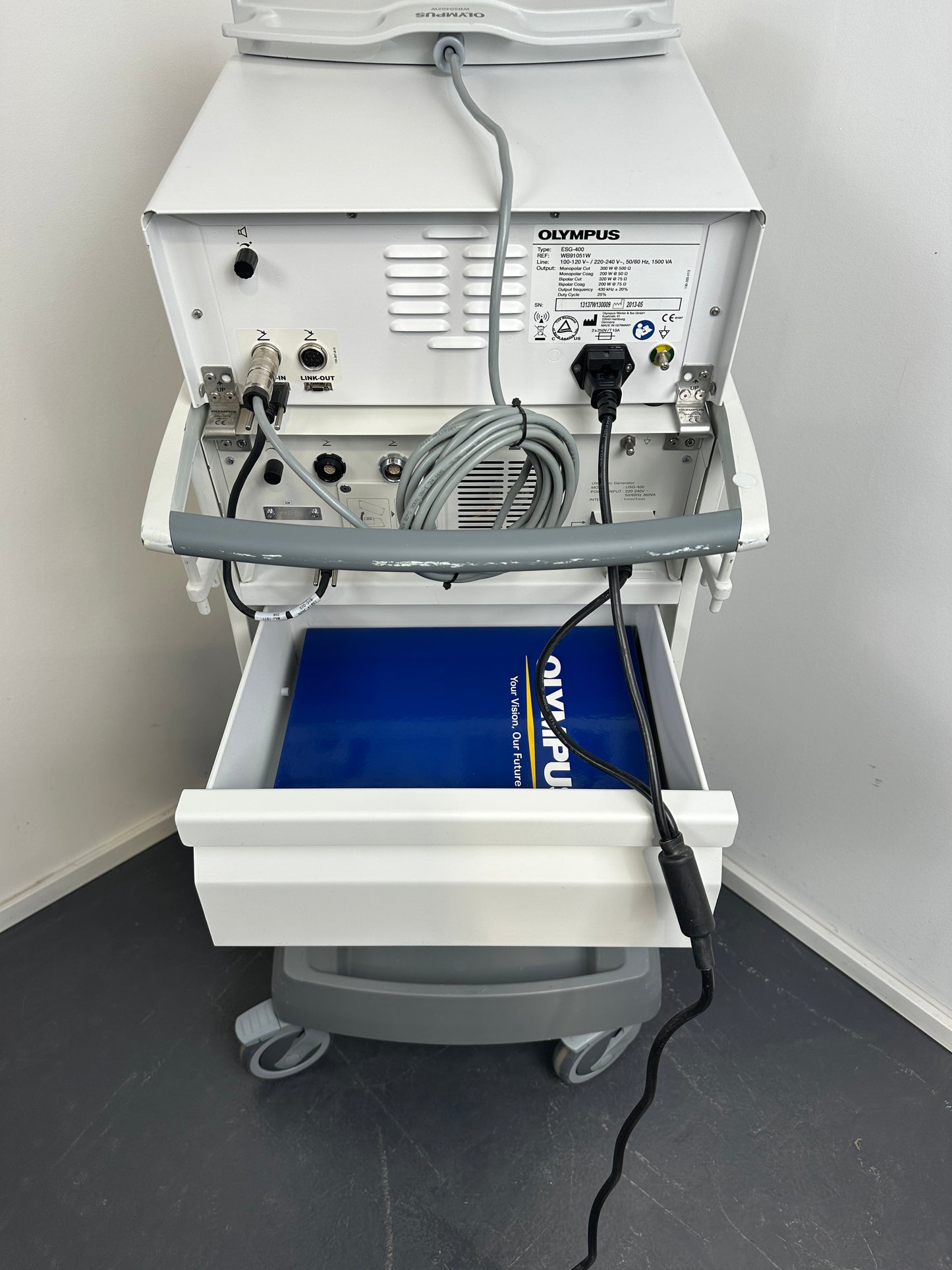 Olympus HF-Generator ESG-400 & Ultraschallgenerator USG-400 & Fahrwagen TC-E400