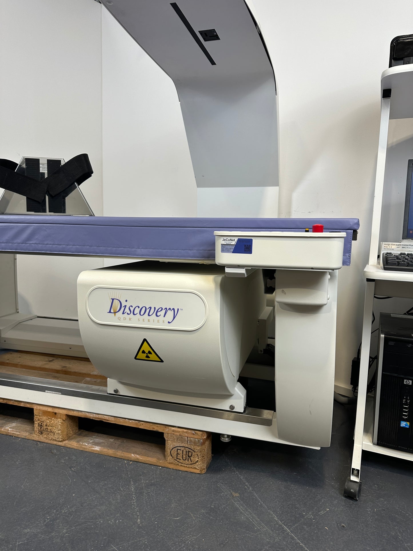 Hologic QDR Discovery Wi Röntgen Densitometer Knochendichtemessplatz