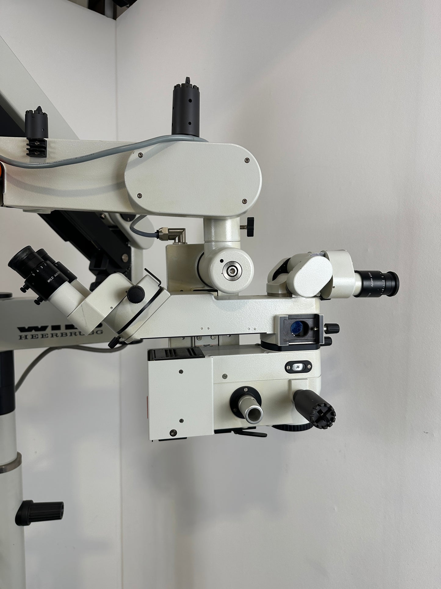Wild MEL 53 operating microscope
