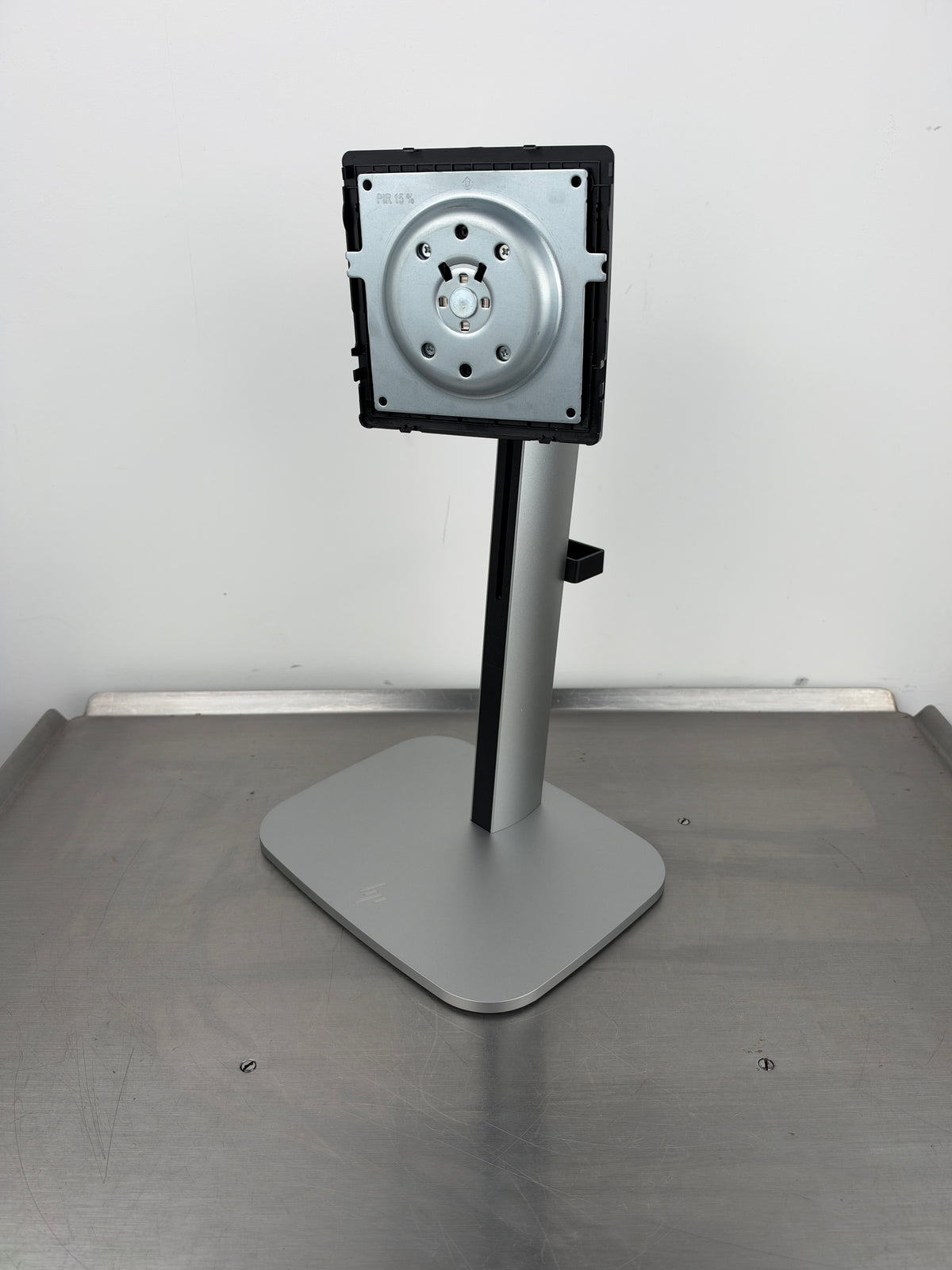 HP Series 5 Pro 524pf Monitor Standfuß / Stand – N84966-002 / N86696-002 – 23,8