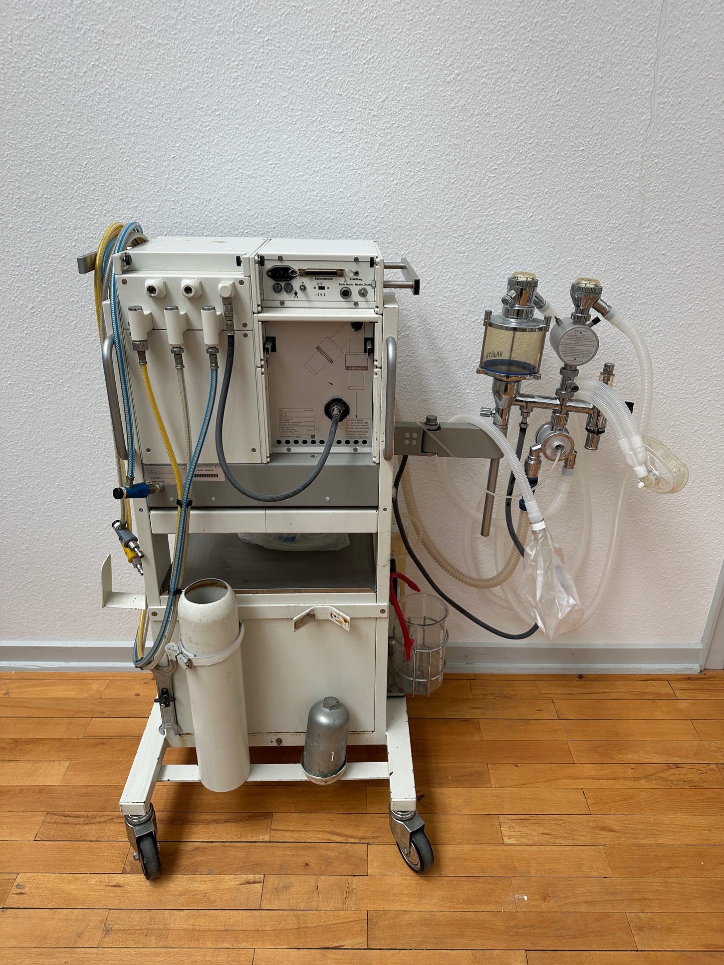 Dräger Sulla 808 V Anesthesia Ventilator