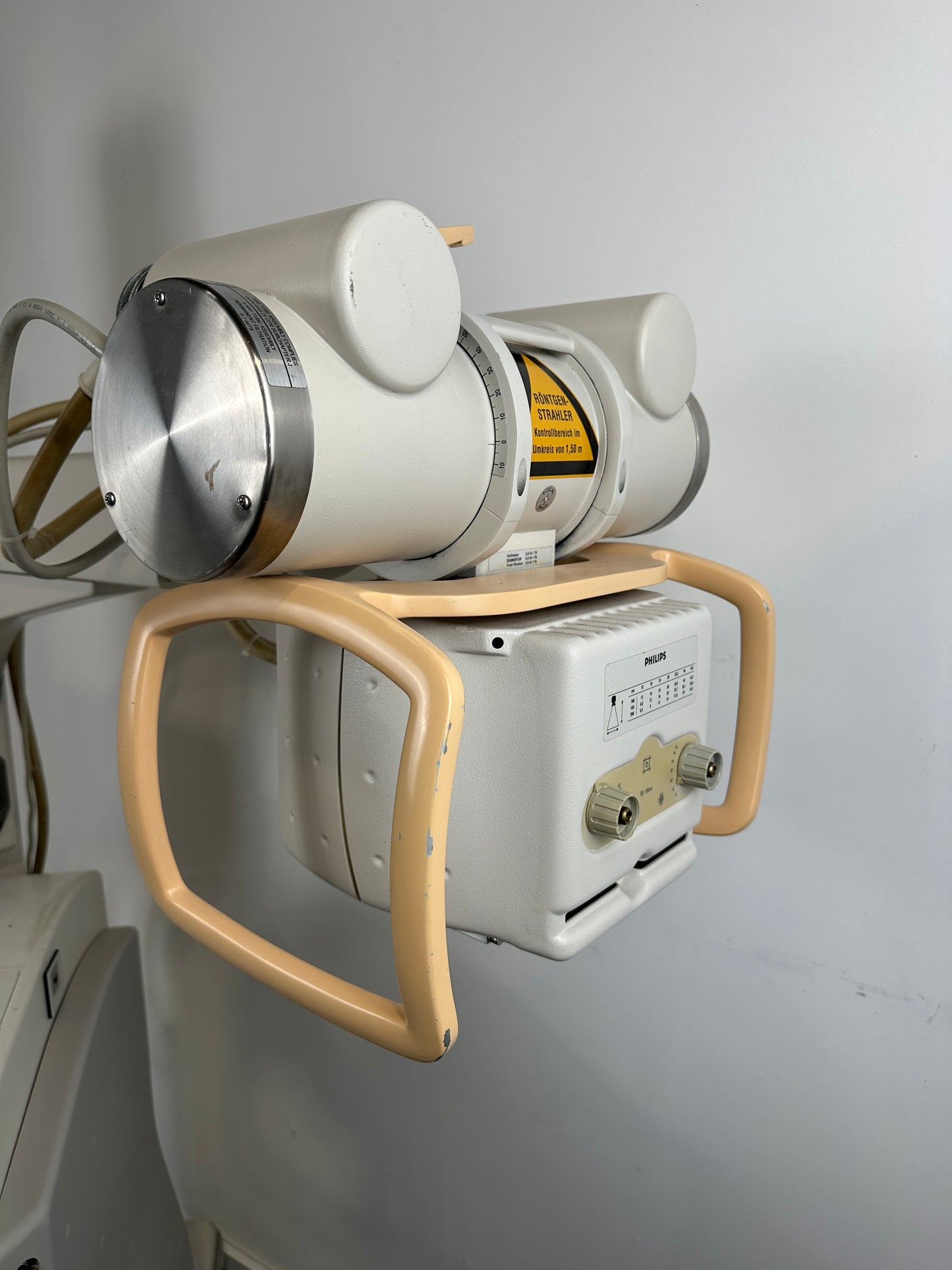 Philips Practix 400 RAD68 mobiles Röntgengerät mit Varian RAD-68 Röntgenröhre