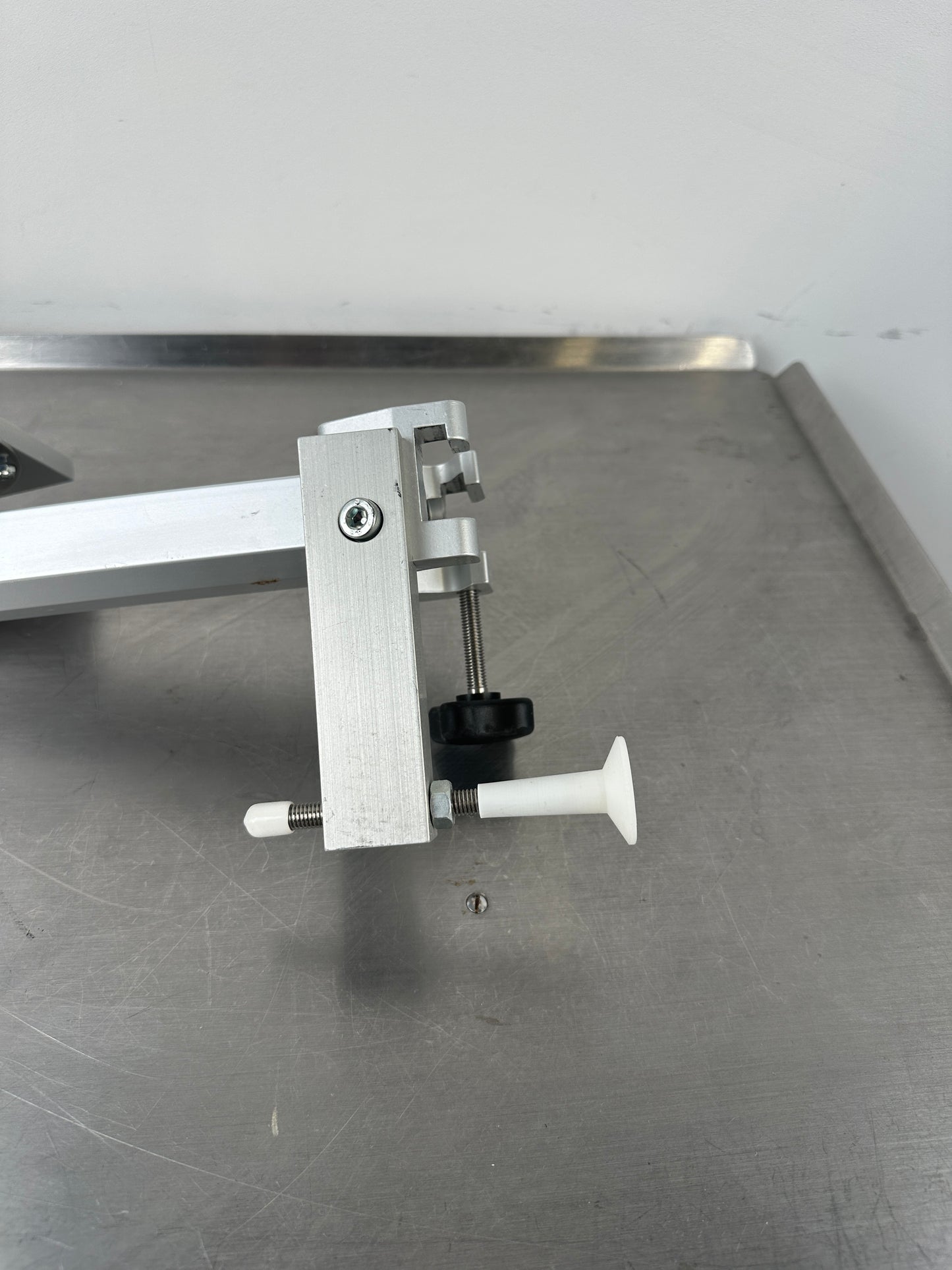 VersaMount medizinischer Gerätehalter / Monitorhalter f. Dräger max. 12 kg