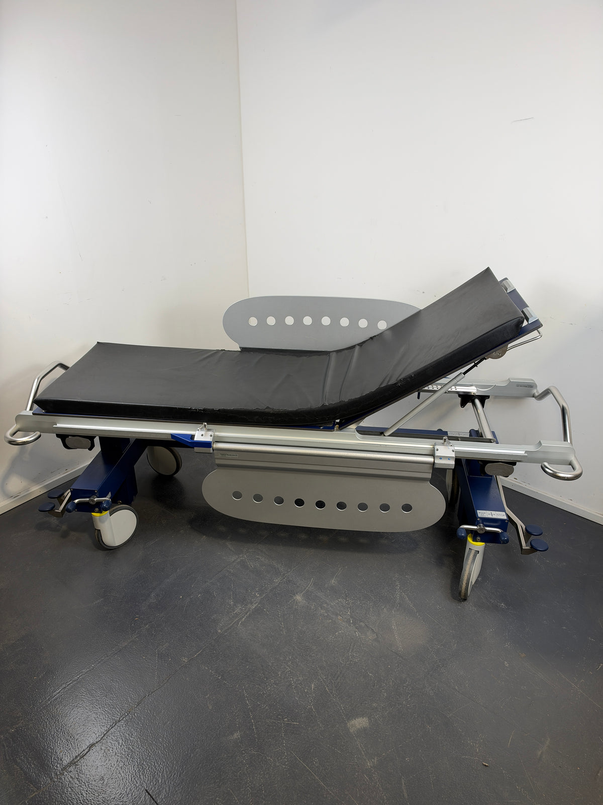 Maquet Transmobil 4748.00A0 – Mobile C-Bogen-Röntgenliege / Patiententransfersystem