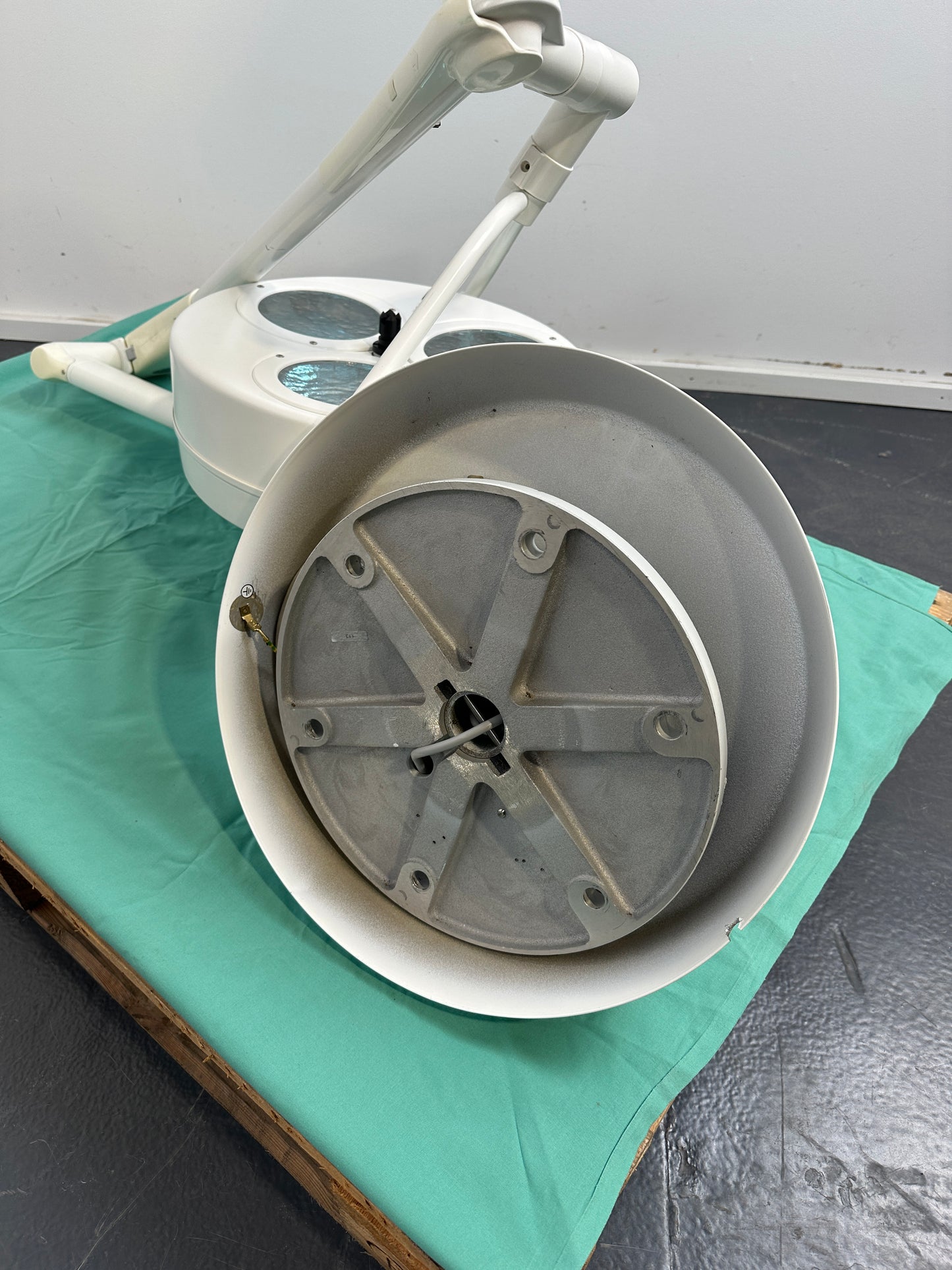Dr. Mach Triaflex OP-Lampe Deckenmontage