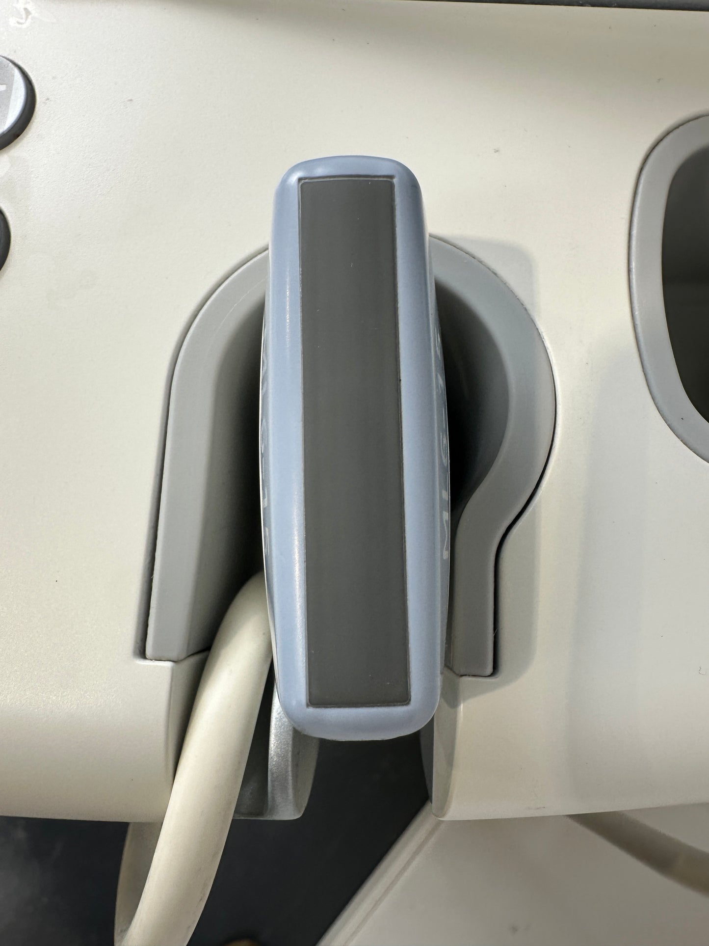 GE Voluson S10 BT16 Ultraschallgerät – Bj. 2016 – 4 Sonden ML6-15 / C1-5 / RAB6 / IC9 – 3D/4D