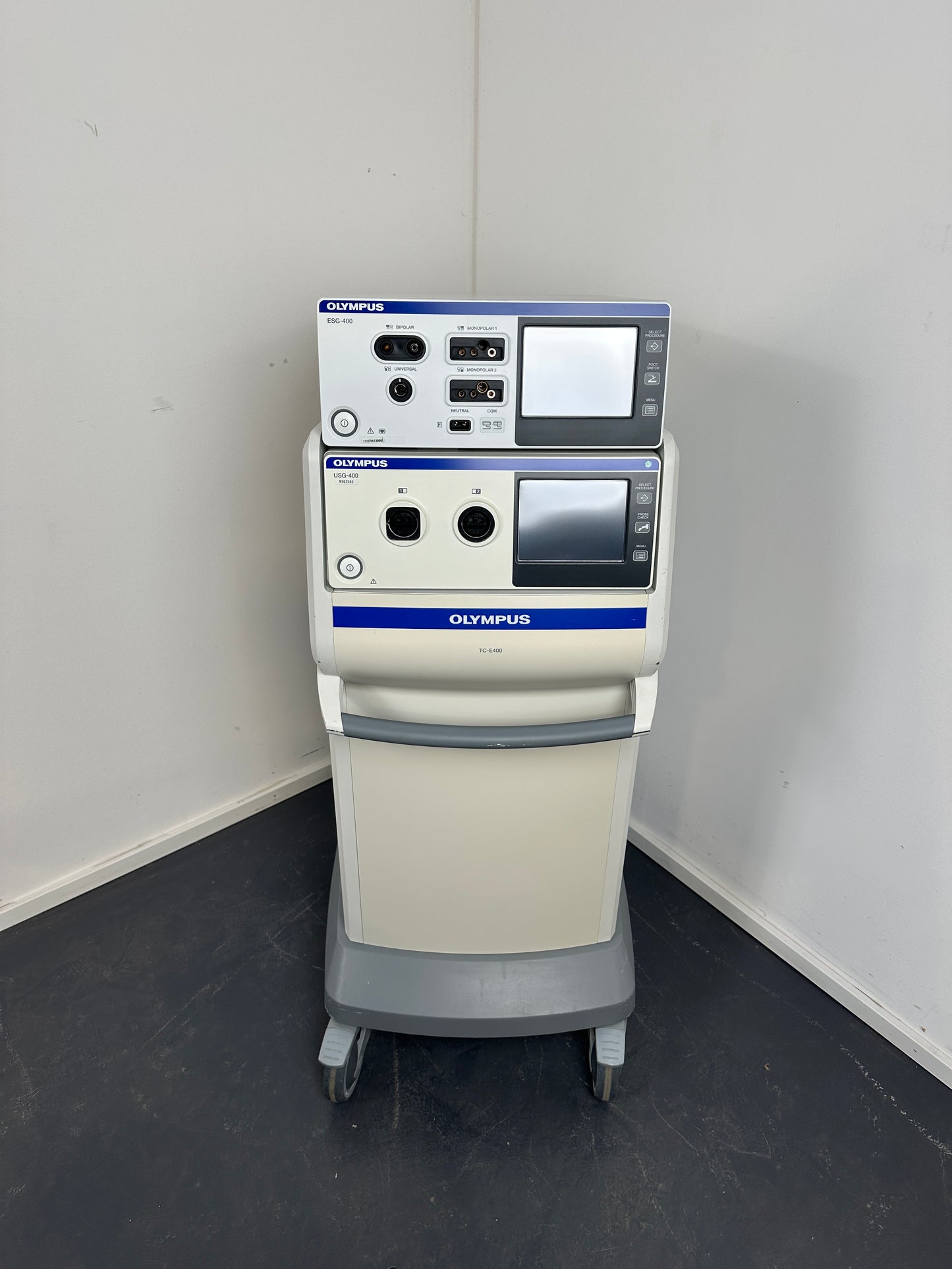 Olympus HF-Generator ESG-400 & Ultraschallgenerator USG-400 & Fahrwagen TC-E400
