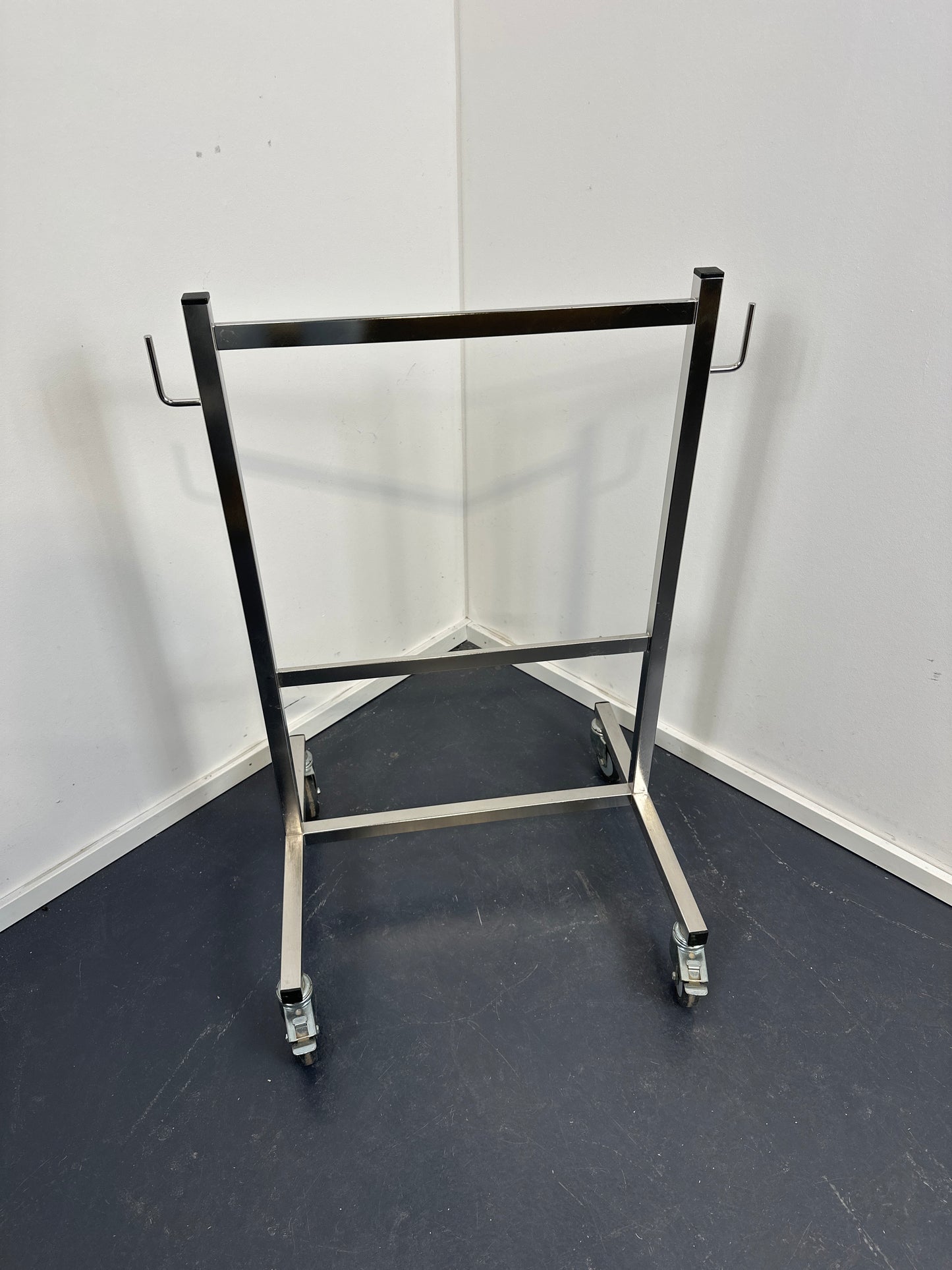 OR cart frame with two standard rails
