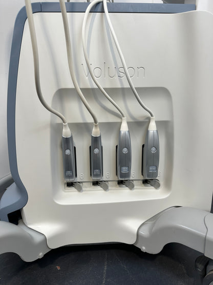 GE Voluson S10 BT16 Ultraschallgerät – Bj. 2016 – 4 Sonden ML6-15 / C1-5 / RAB6 / IC9 – 3D/4D