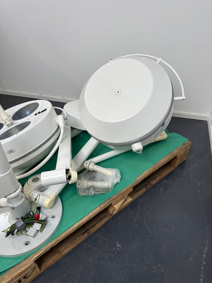 Dr. Mach TrigenFlex OP-Lampe Deckenmontage