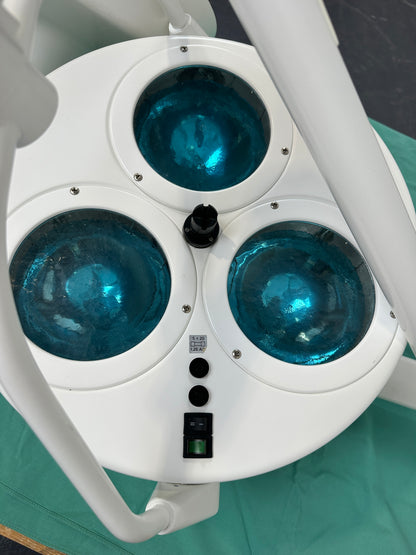Dr. Mach Triaflex OP-Lampe Deckenmontage