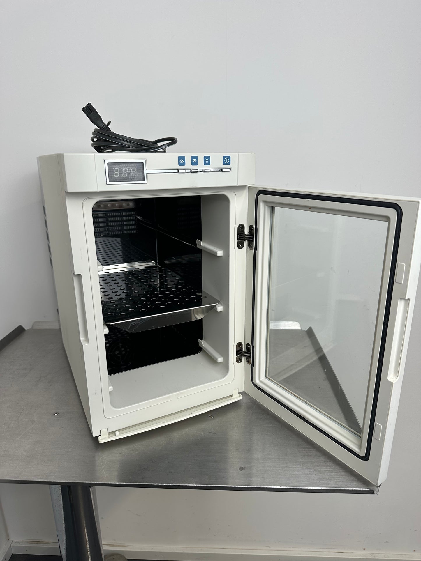 Thermo Scientific Brutschrank HeraTherm IMC18 2017