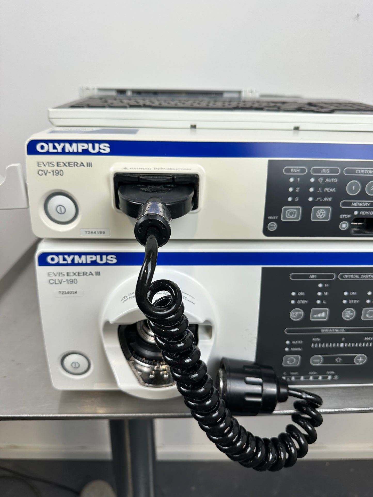 Olympus Evis Exera III Videoprozessor CV190 & Lichtquelle CLV 190 SET