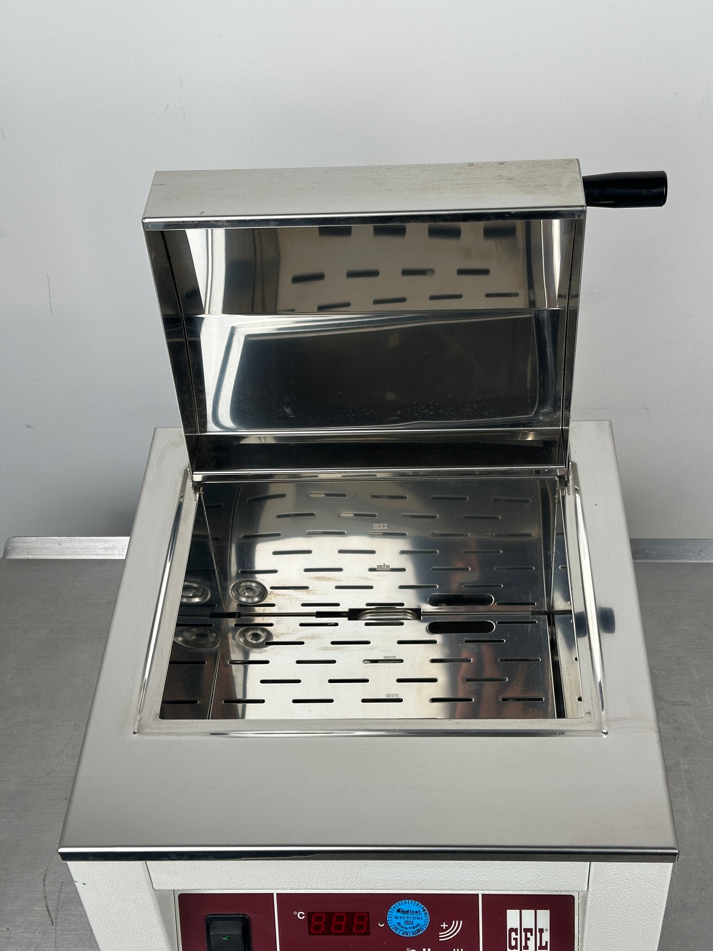 GFL 1002 Labor-Wasserbad – 1,0 kW – Edelstahl – digital geregelt