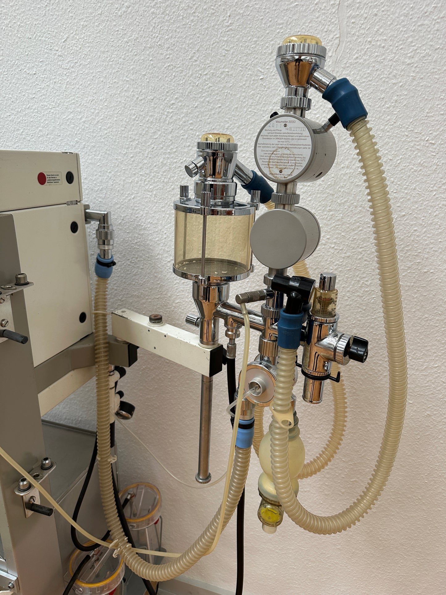 Dräger Sulla 800 V anesthesia ventilator