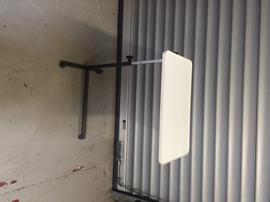 Beistelltisch (stumme Schwester) Beistelltisch (stumme Schwester)