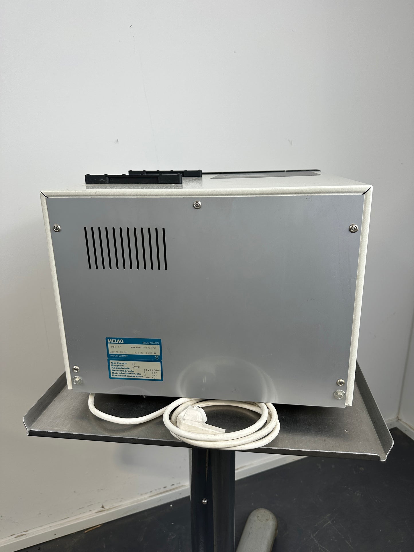 Melag Autoclave 17 Chamber Volume: 11.01dm3 / 11L
