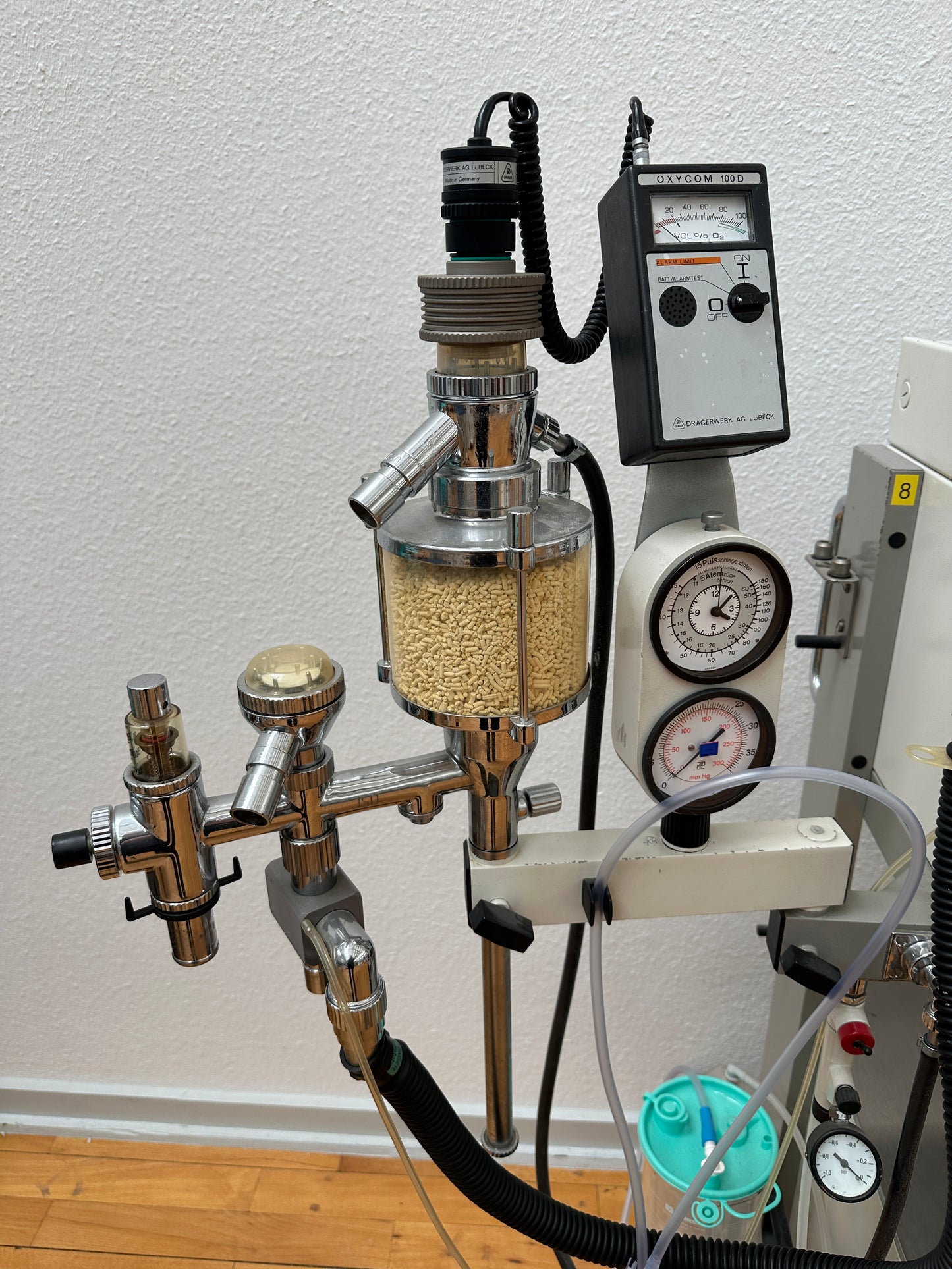 Dräger Sulla 800 V anesthesia ventilator