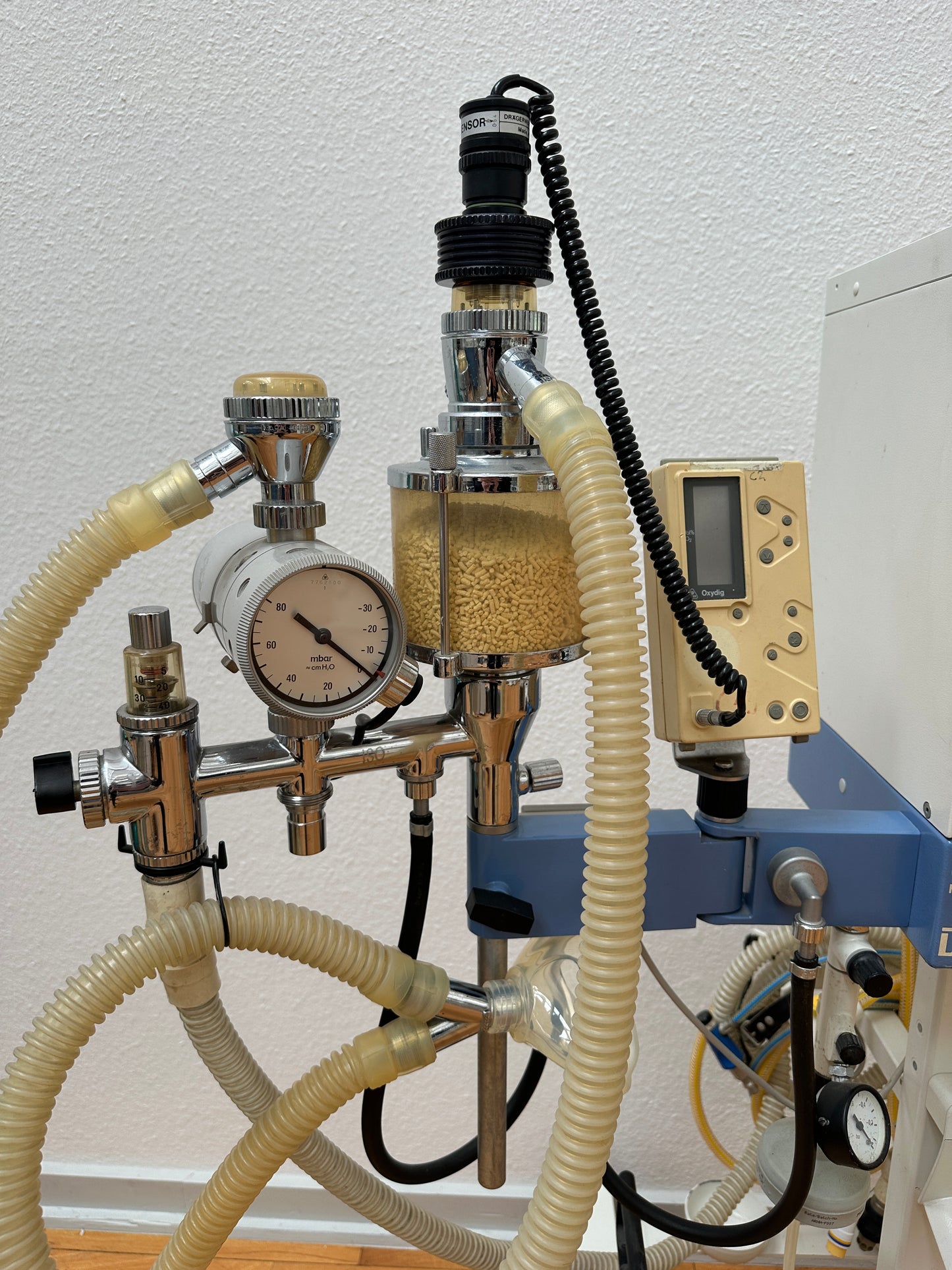 Dräger Sulla 808 (blue) anesthesia machine