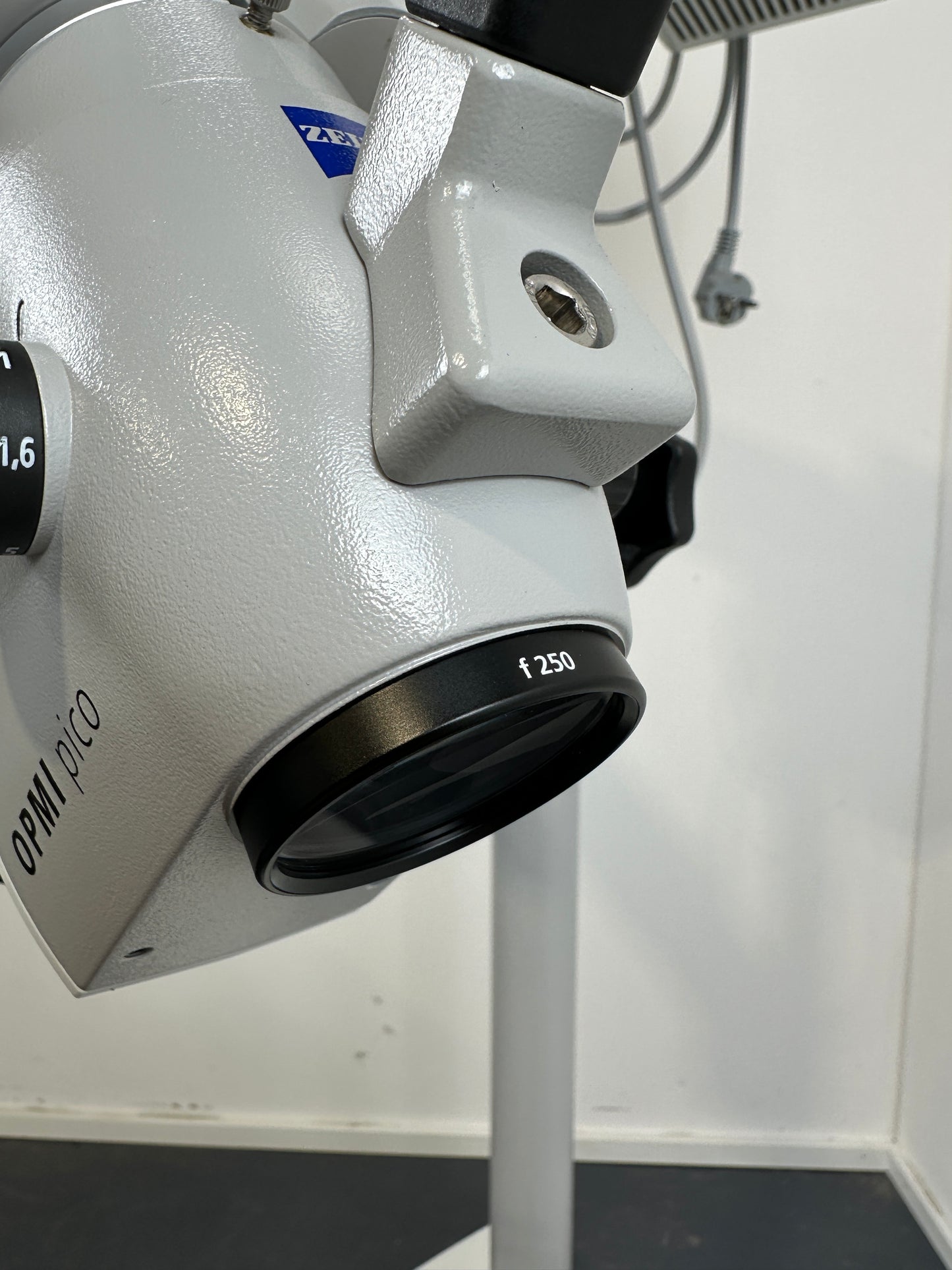 Zeiss OPMI Pico surgical microscope