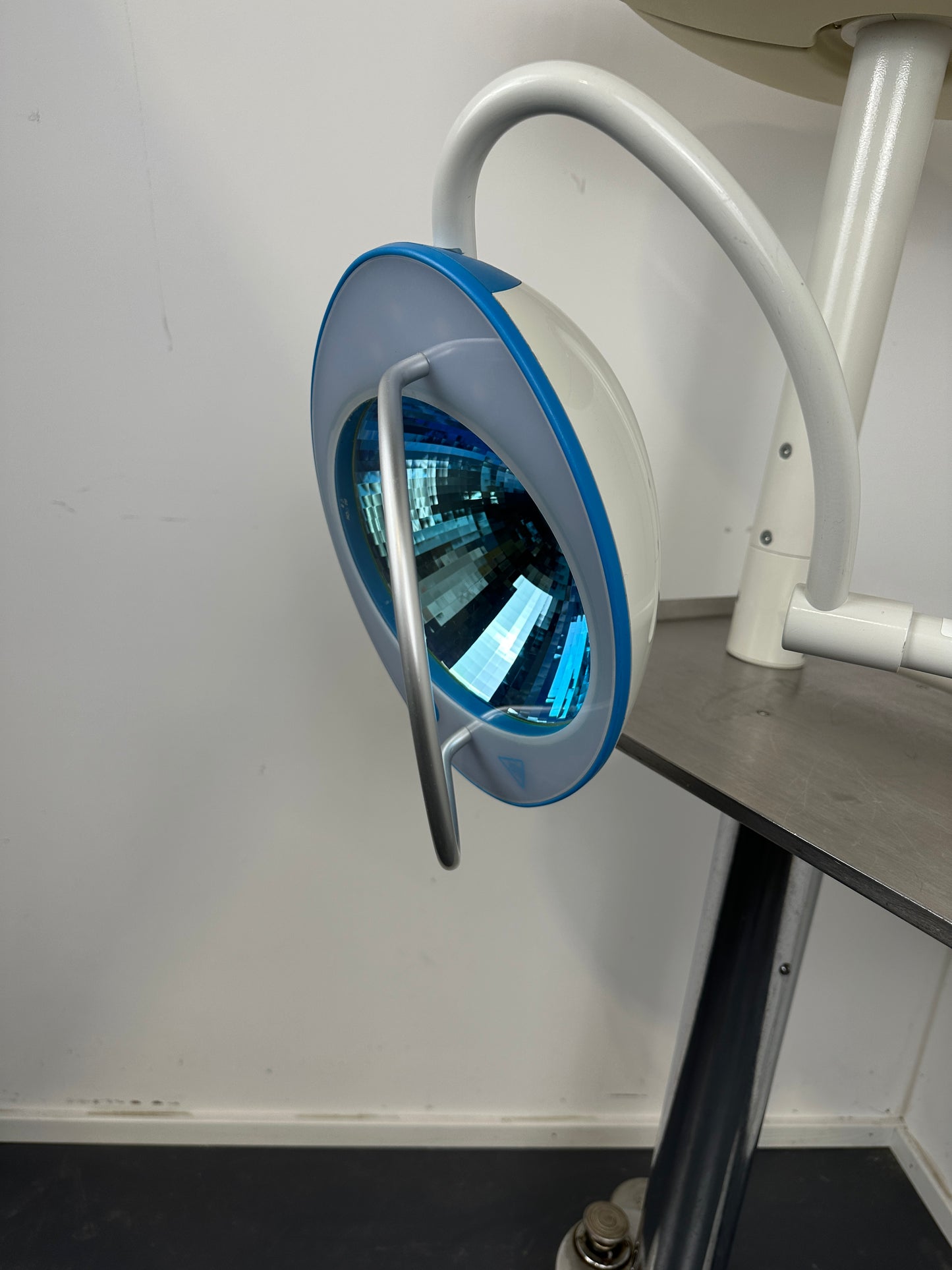 Heraeus Hanaulux Blue 30 OP-Lampe Deckenmontage