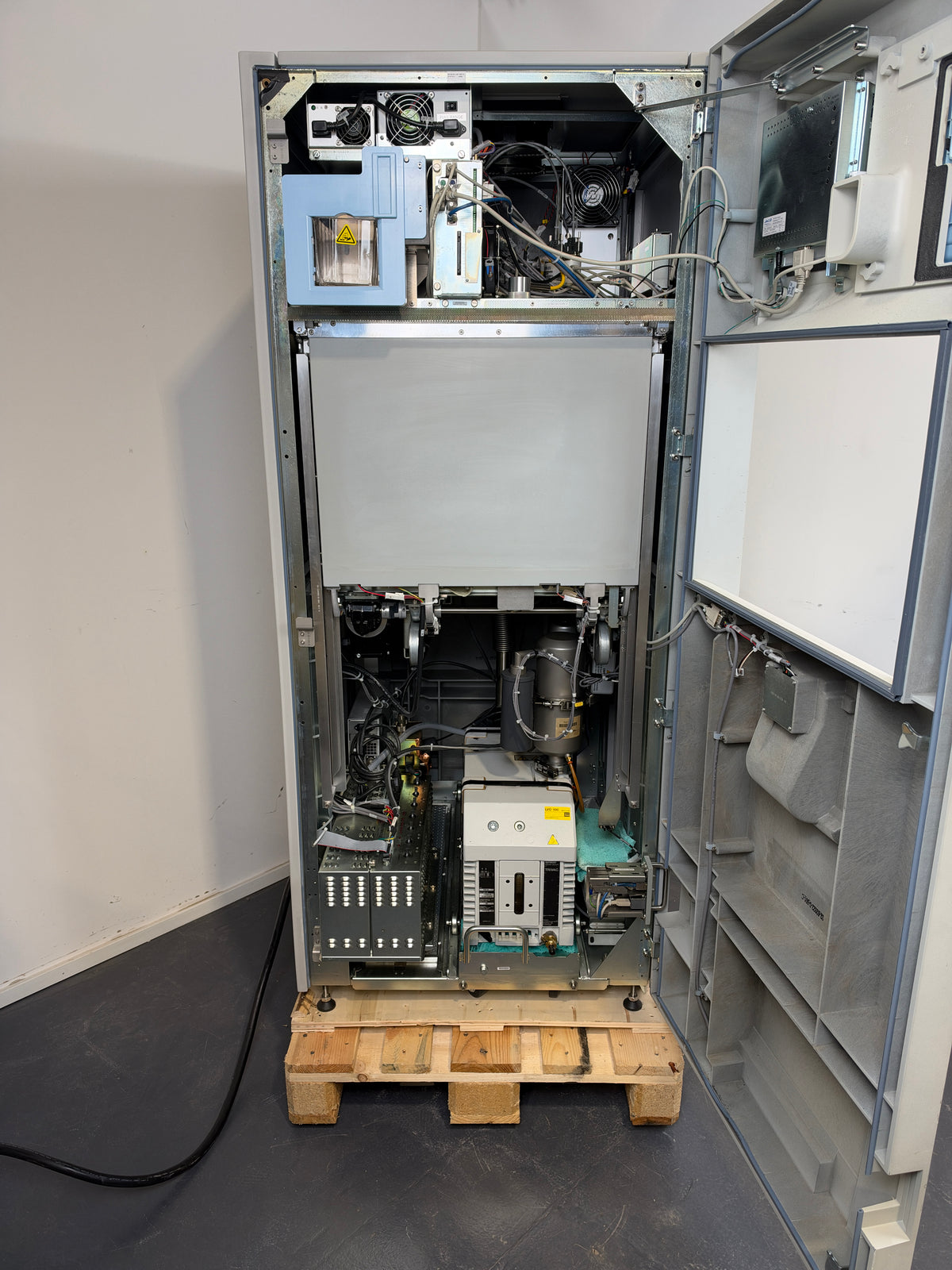 Johnson & Johnson (ASP) Sterrad 100NX Sterilizer (Plasma)