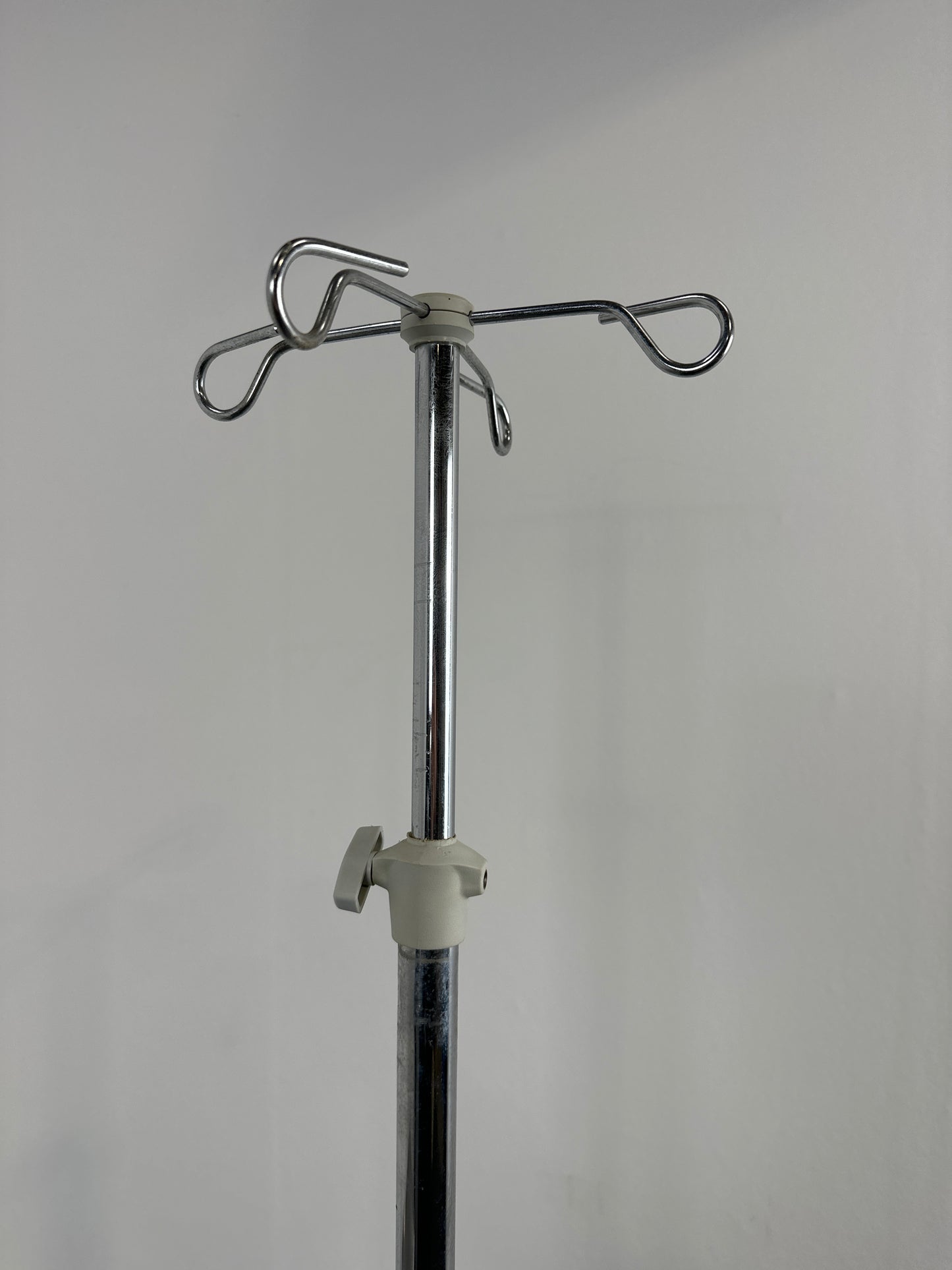 Infusion stand for standard rail